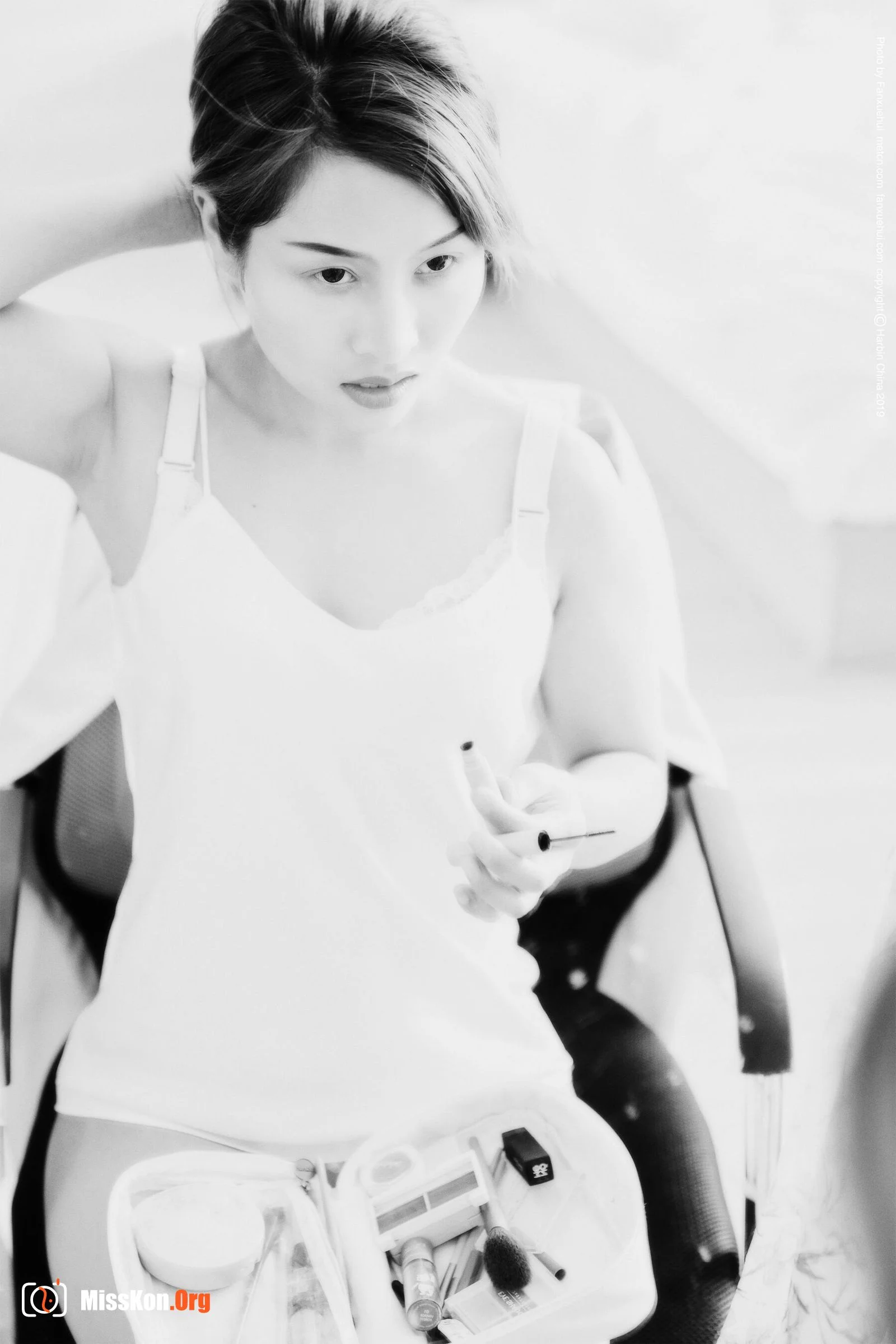 Ling Yunjiao: Beautiful girl on white sheets 2 (2020-01-02) - Photo 2