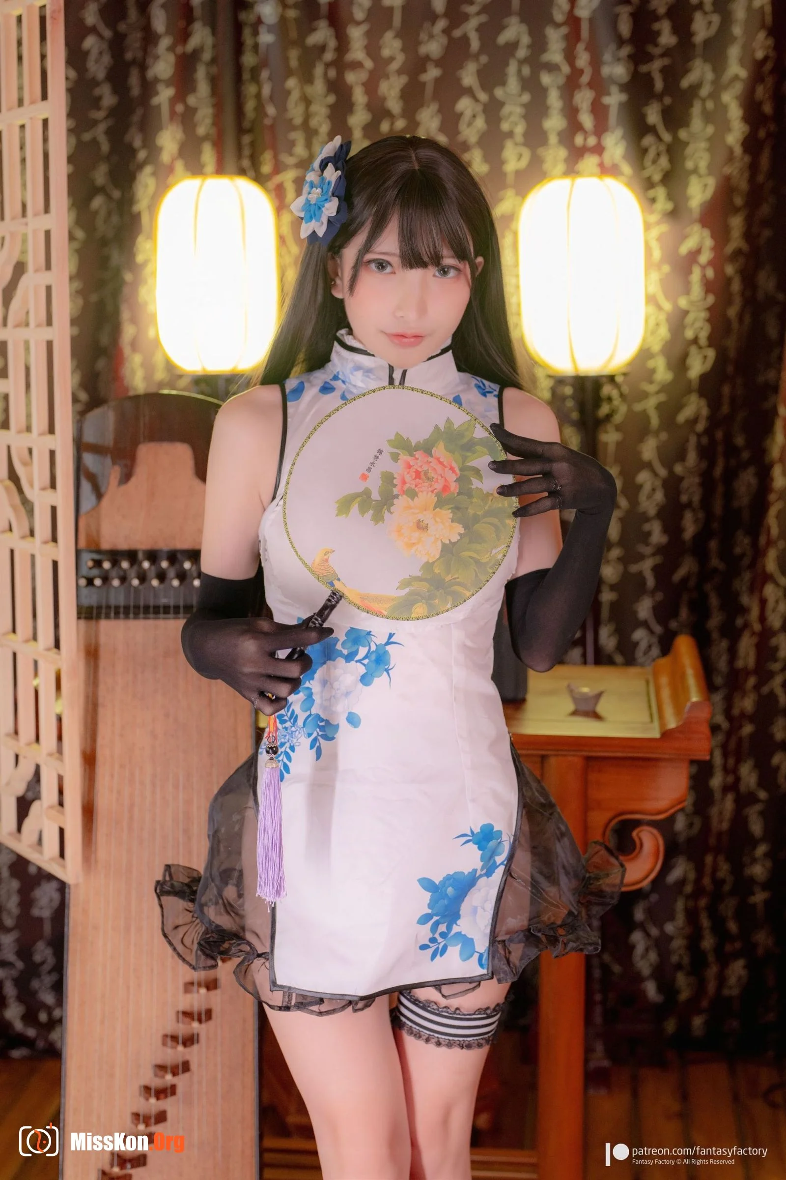 Little Ding: Cheongsam Small Vase - Photo 4