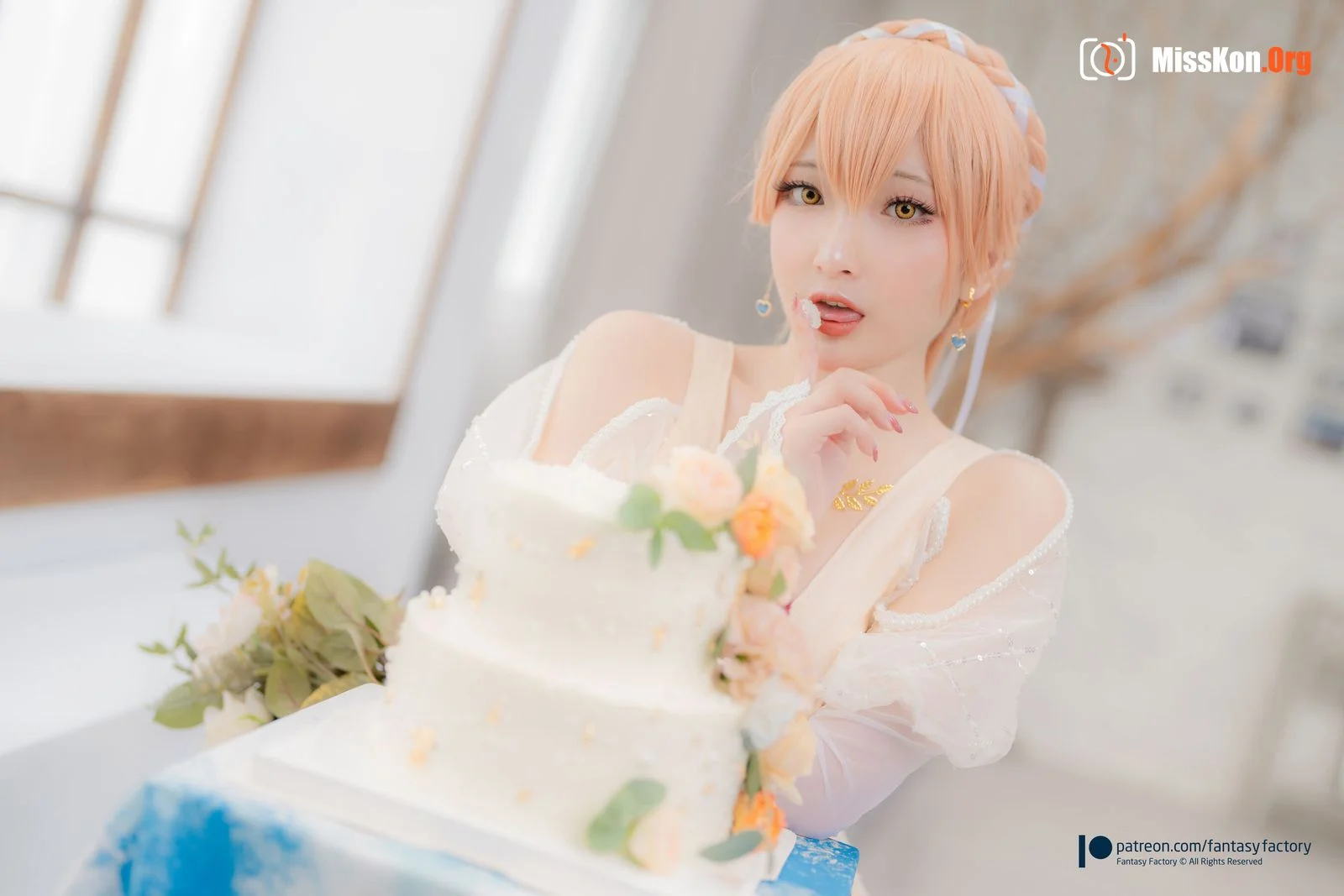 Little Ding: Ots-14 Wedding dress - Photo 3