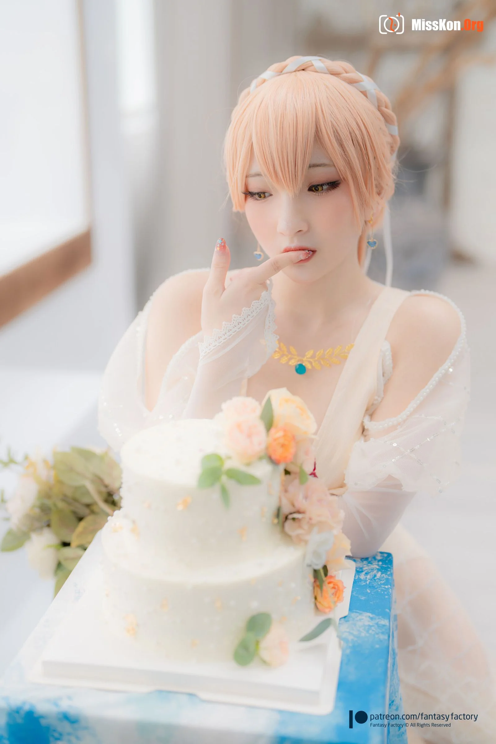 Little Ding: Ots-14 Wedding dress - Photo 4