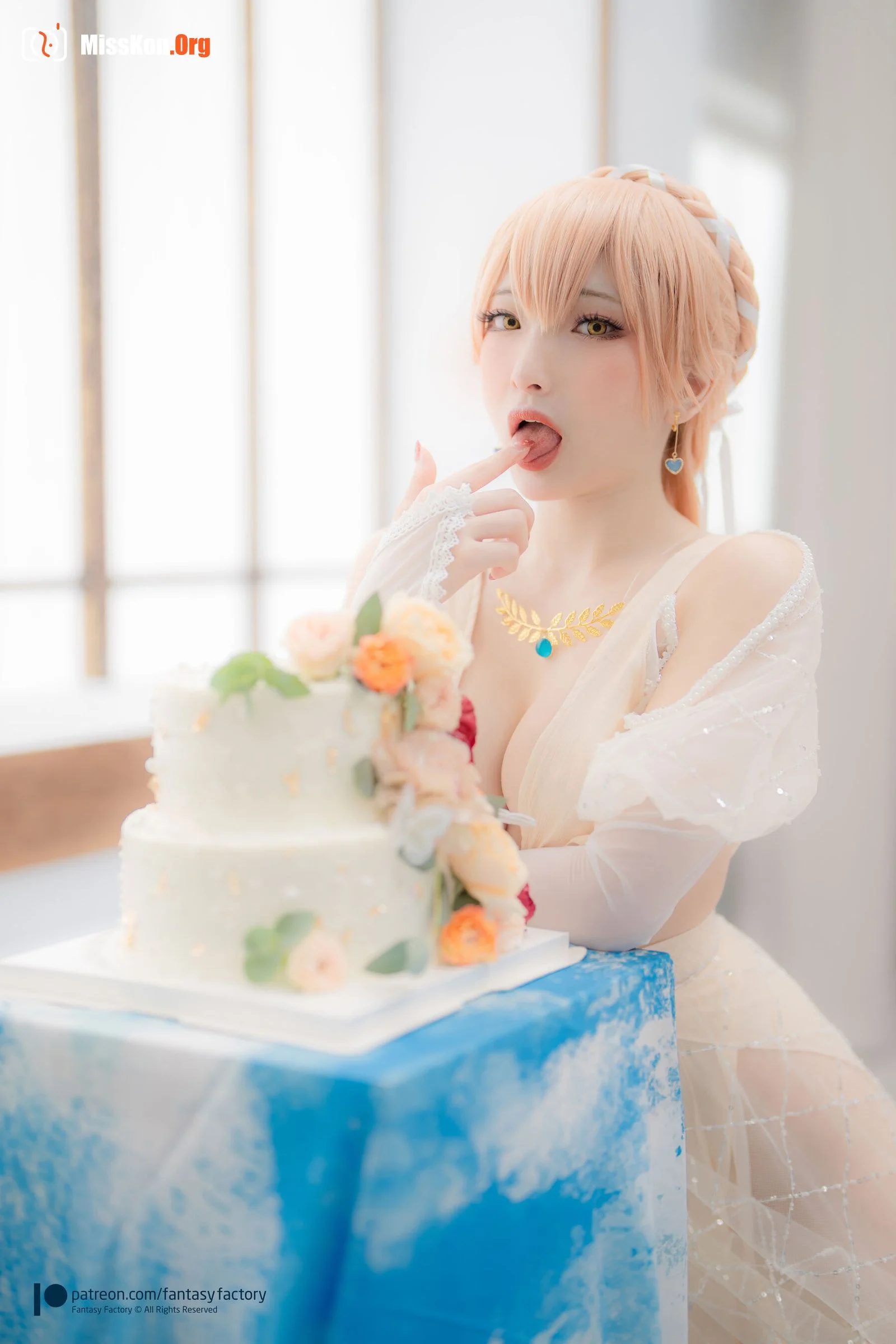 Little Ding: Ots-14 Wedding dress - Photo 5