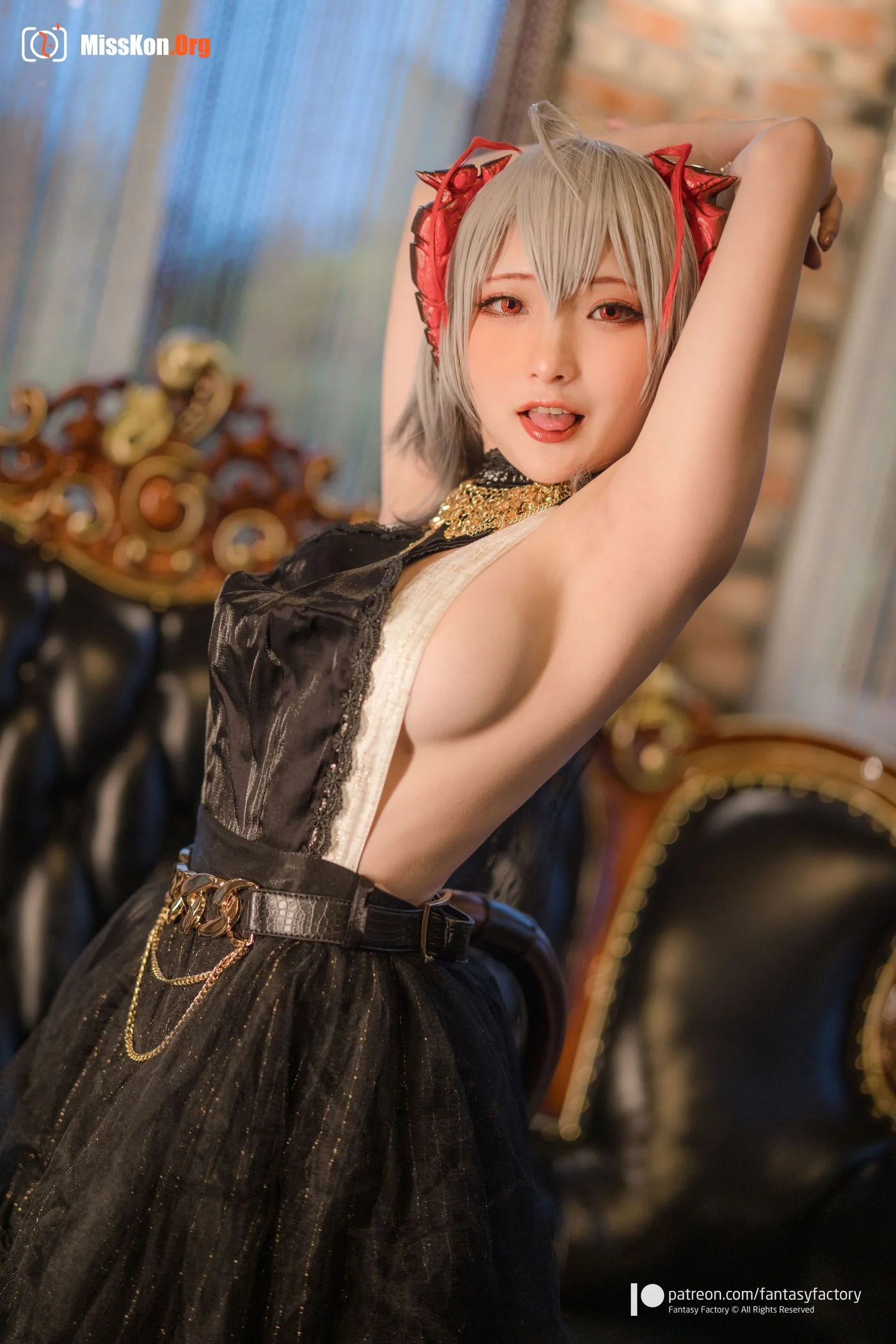 Little Ding: W - Photo 4