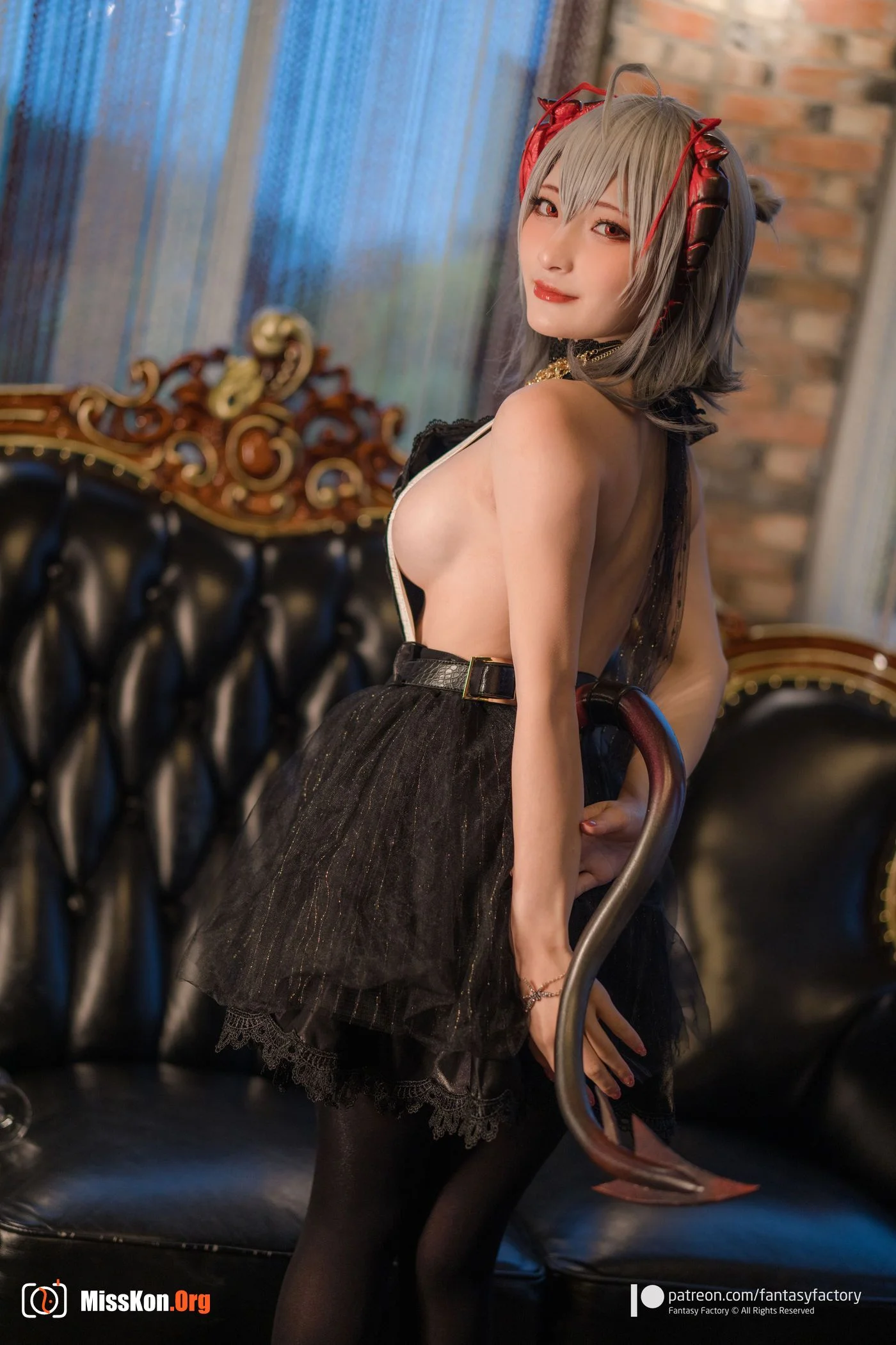 Little Ding: W - Photo 6
