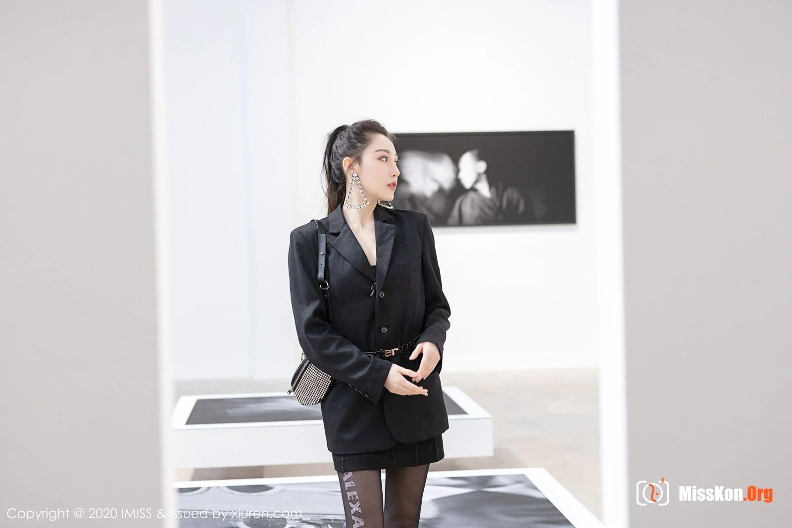 Liu Yining - Photo 25