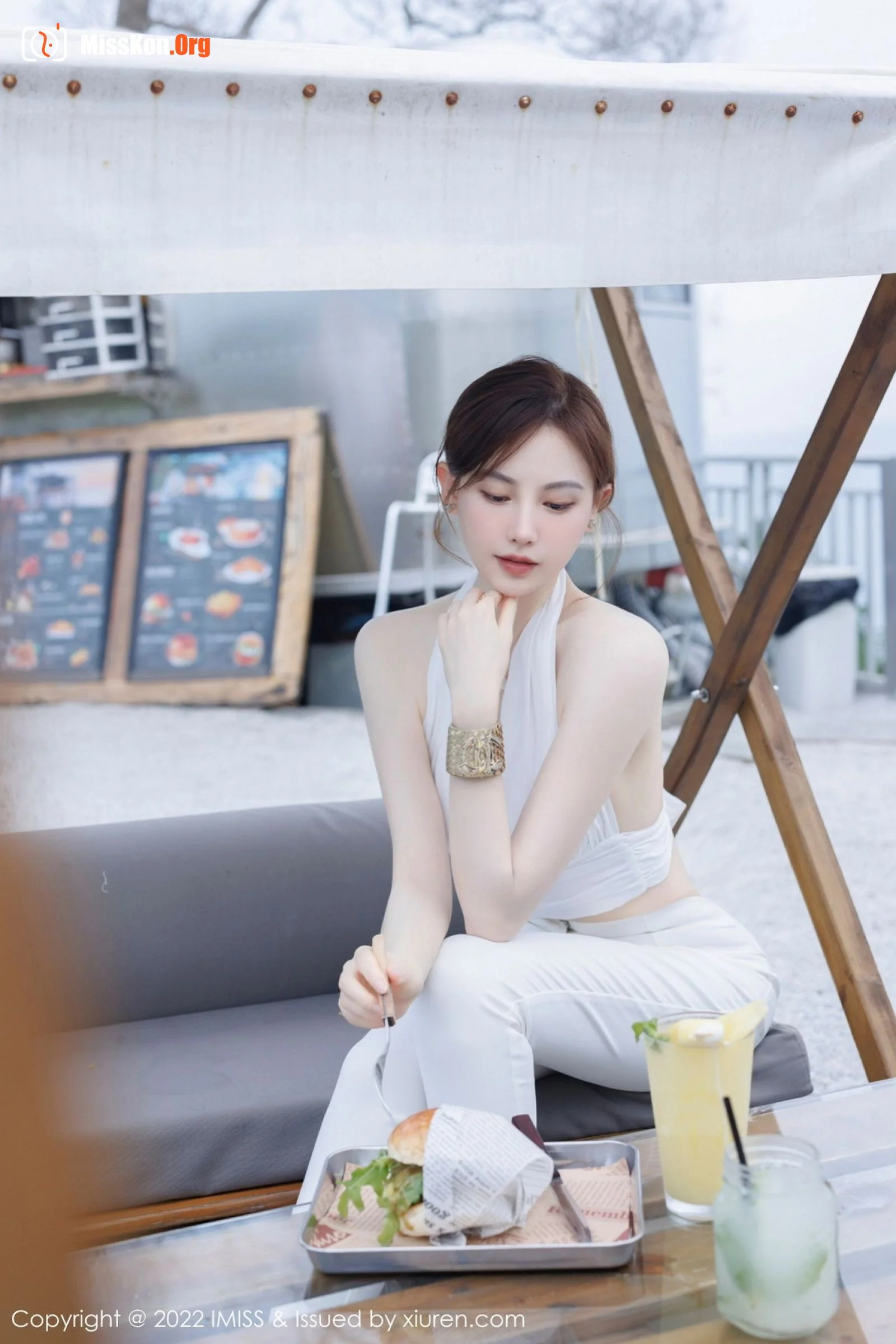 Liu Yining - Photo 40