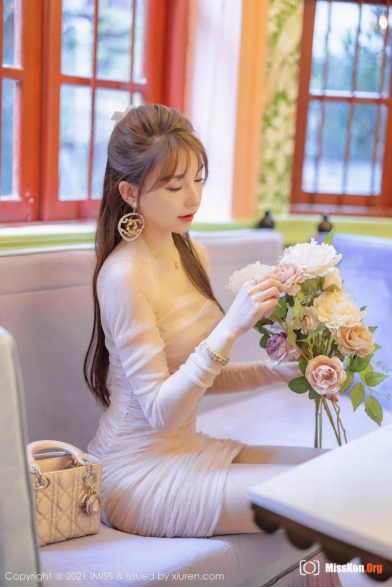 Liu Yining - Photo 28