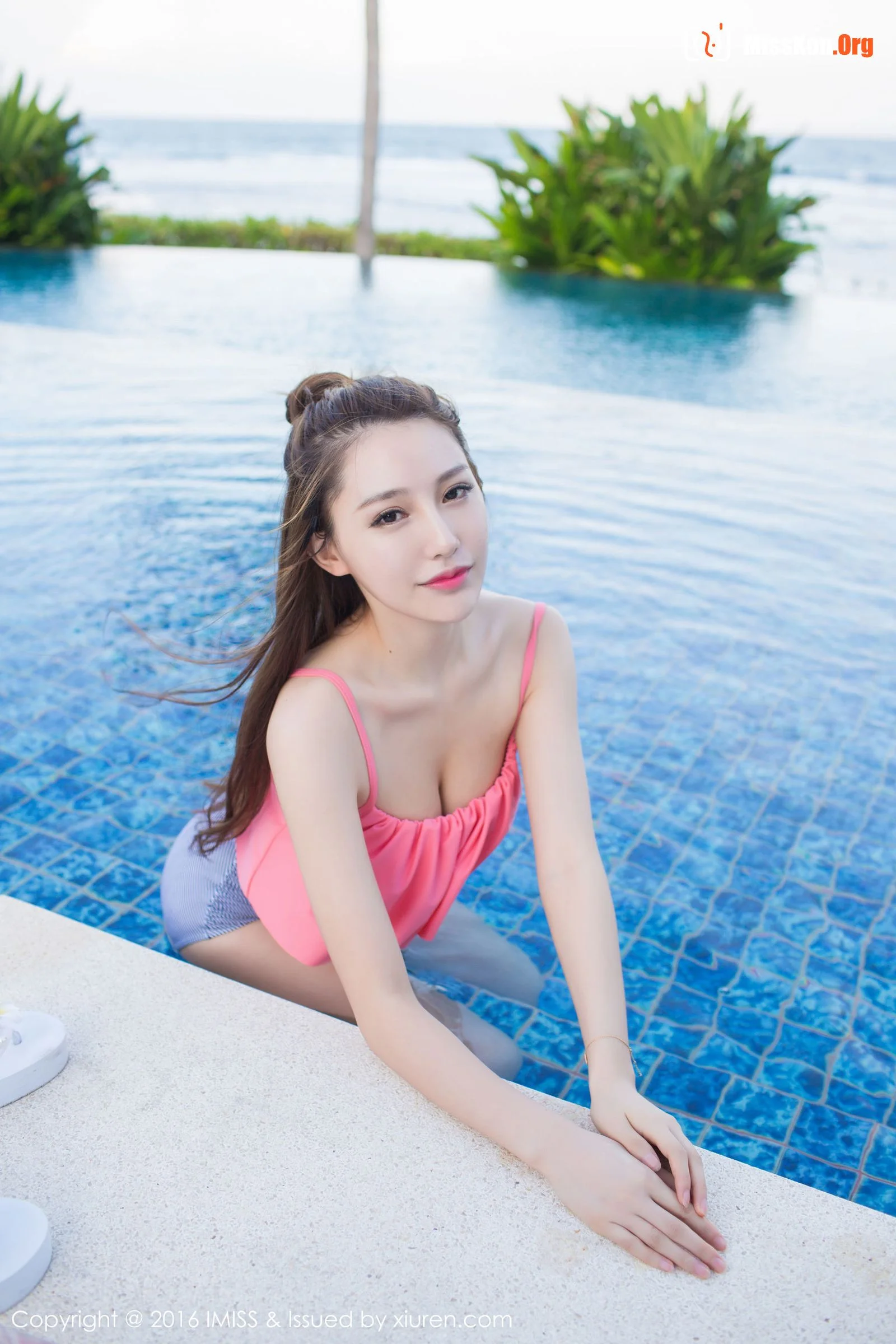 Liu Yining - Photo 38