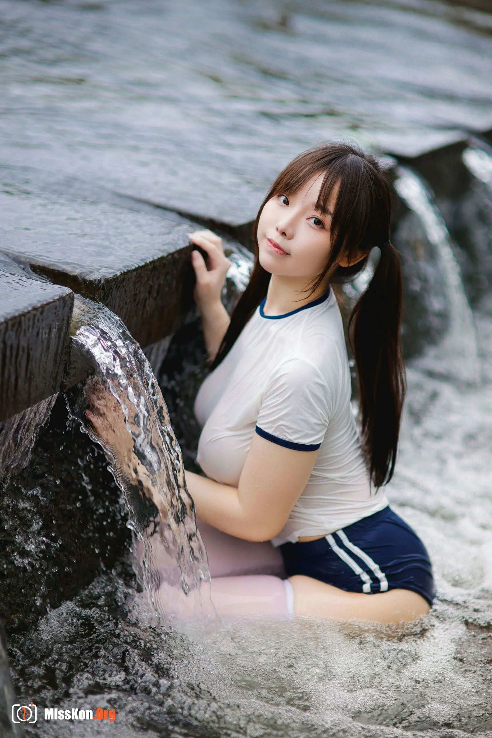 Liuwei Dihuang Jiang: Gym suit - Photo 13