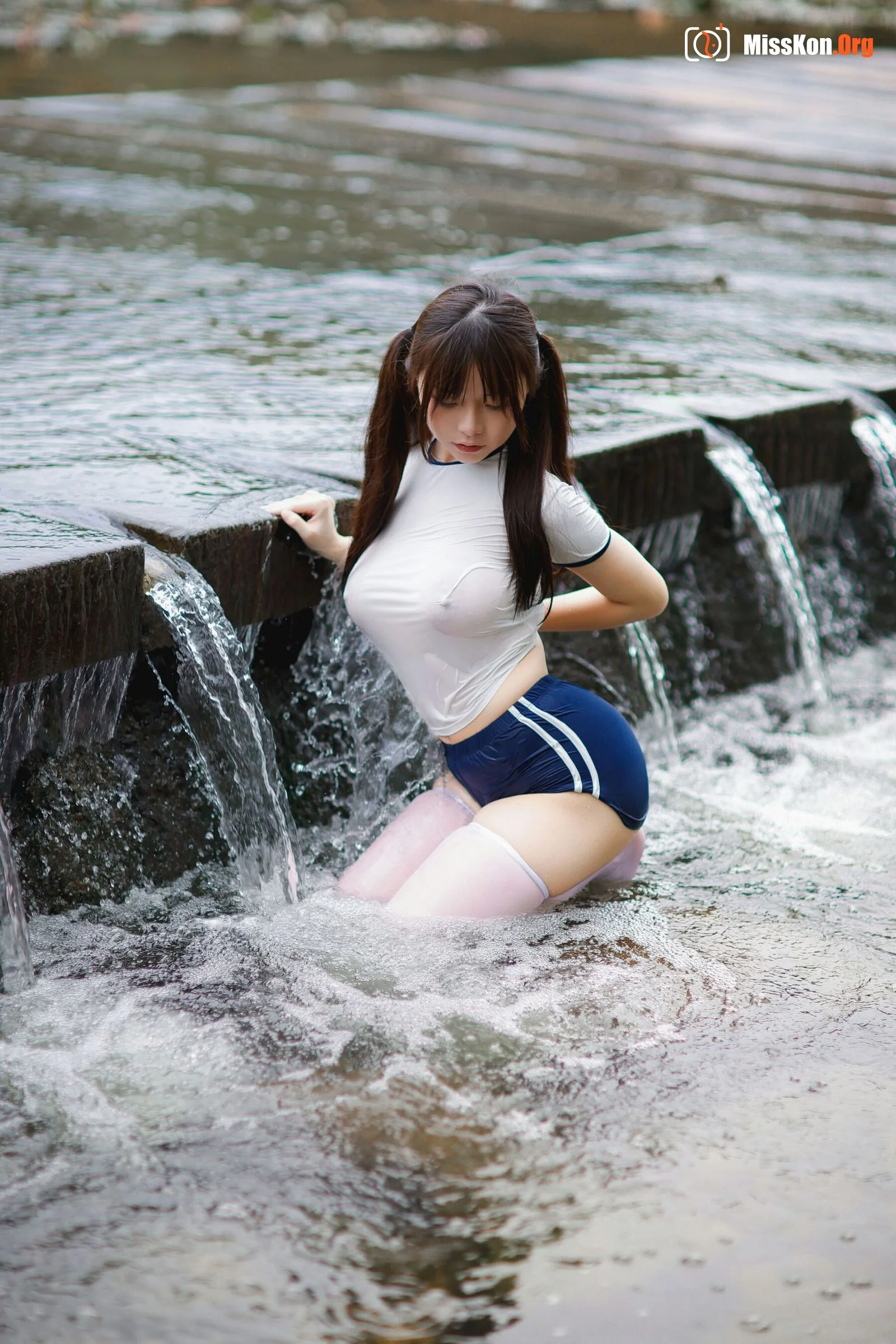 Liuwei Dihuang Jiang: Gym suit - Photo 17