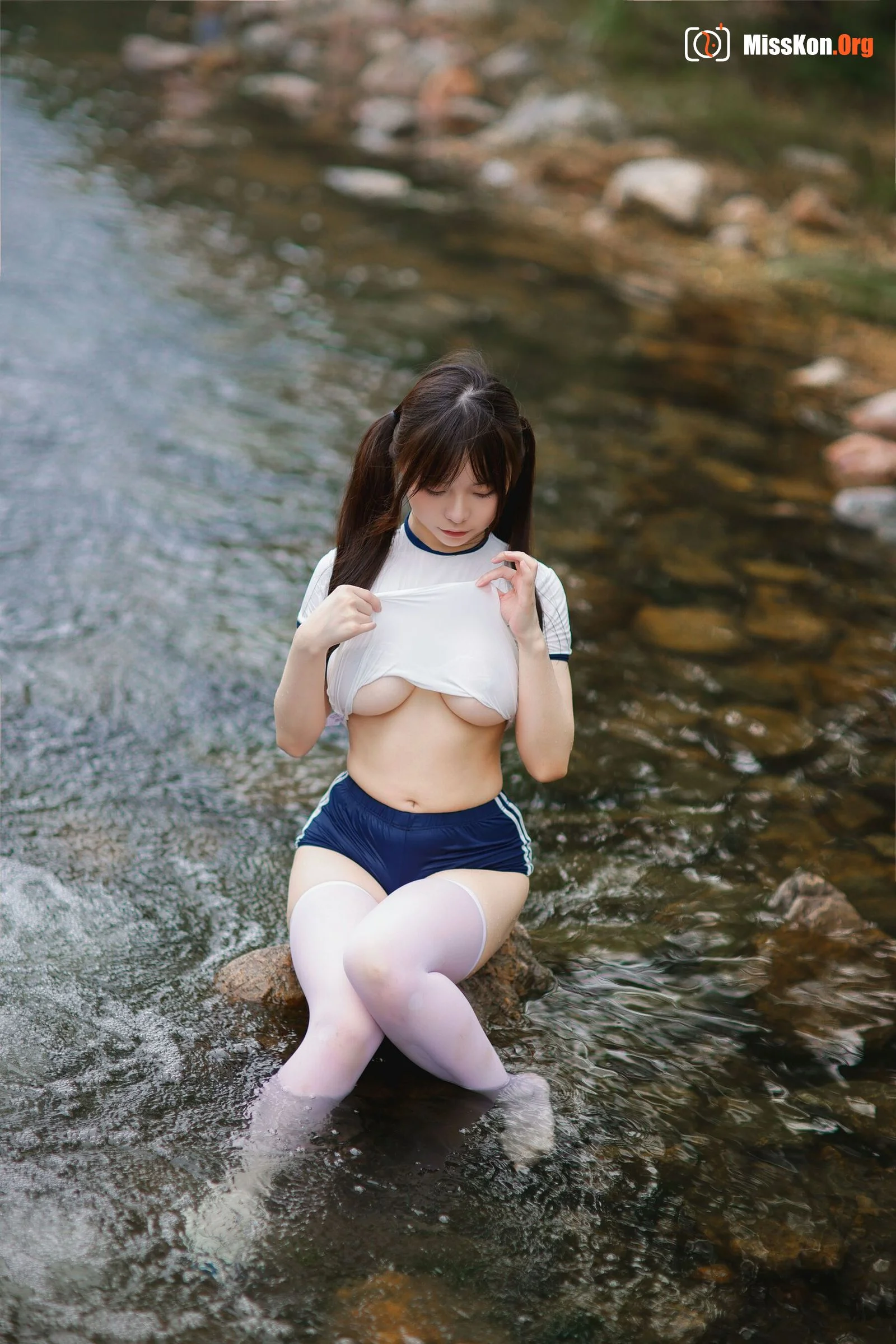 Liuwei Dihuang Jiang: Gym suit - Photo 4
