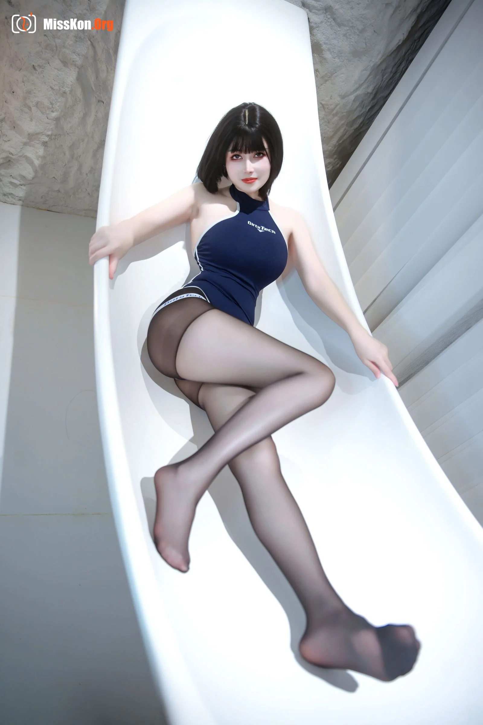 Lu Basui: Competitive Swimsuit - Photo 8
