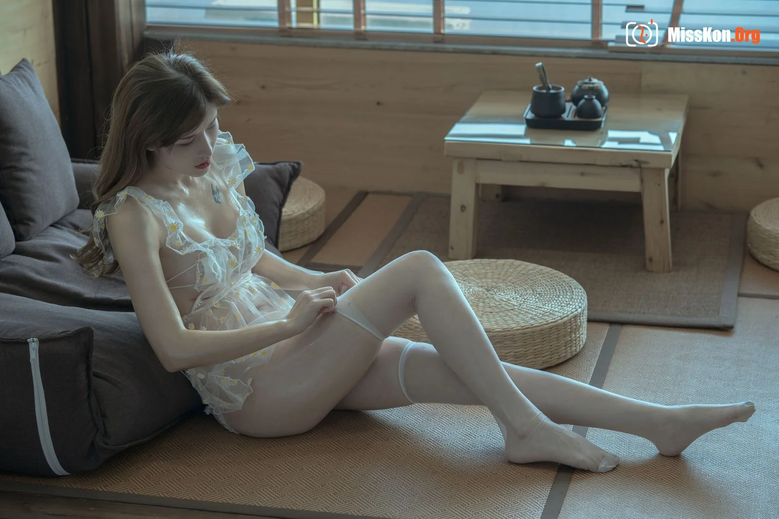 Lu Basui: Little Daisy·See-through Mesh Underwear - Photo 11