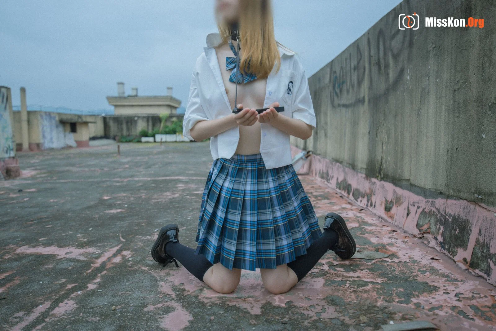 Lu Chu: Rooftop - Photo 12