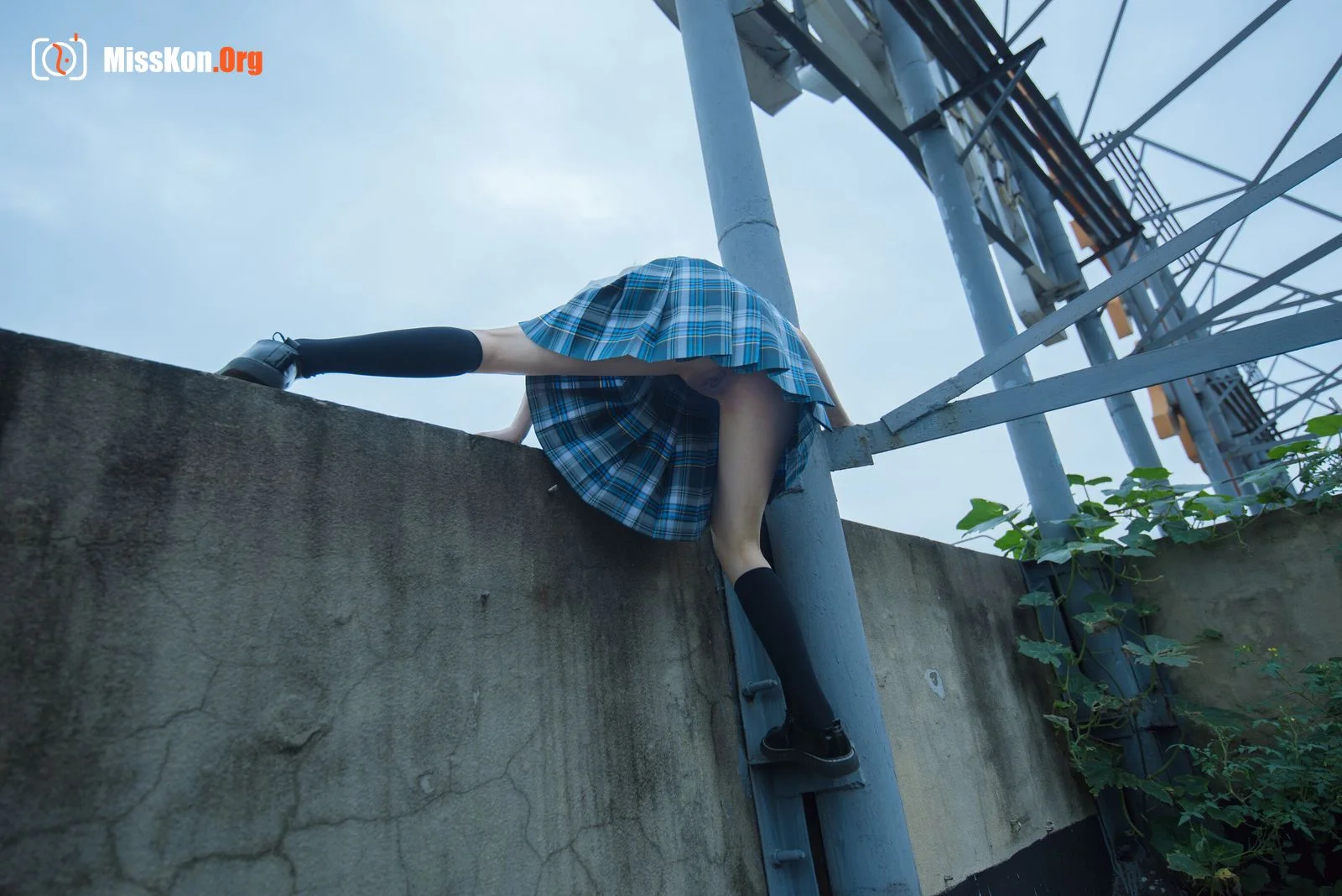 Lu Chu: Rooftop - Photo 14
