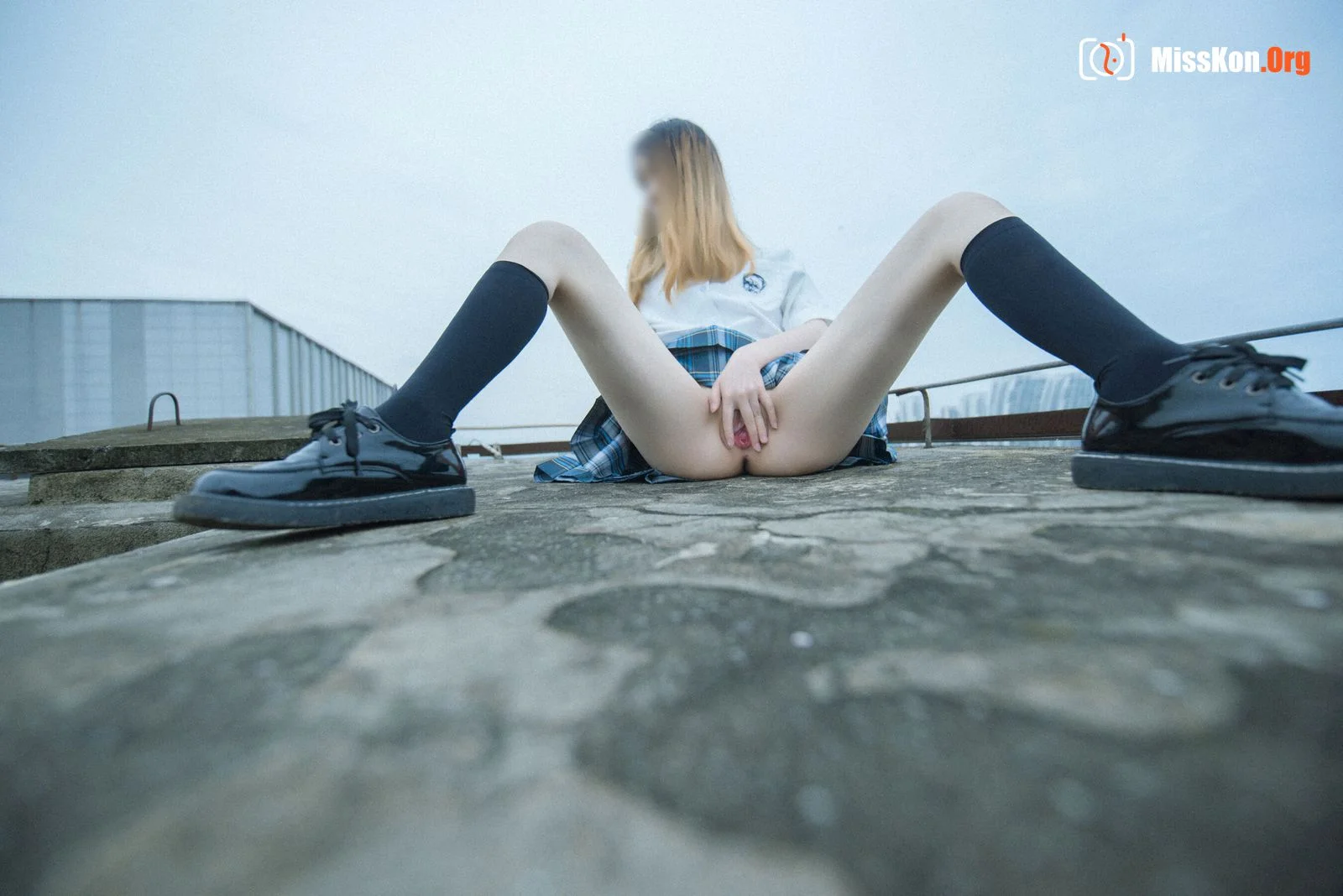 Lu Chu: Rooftop - Photo 19