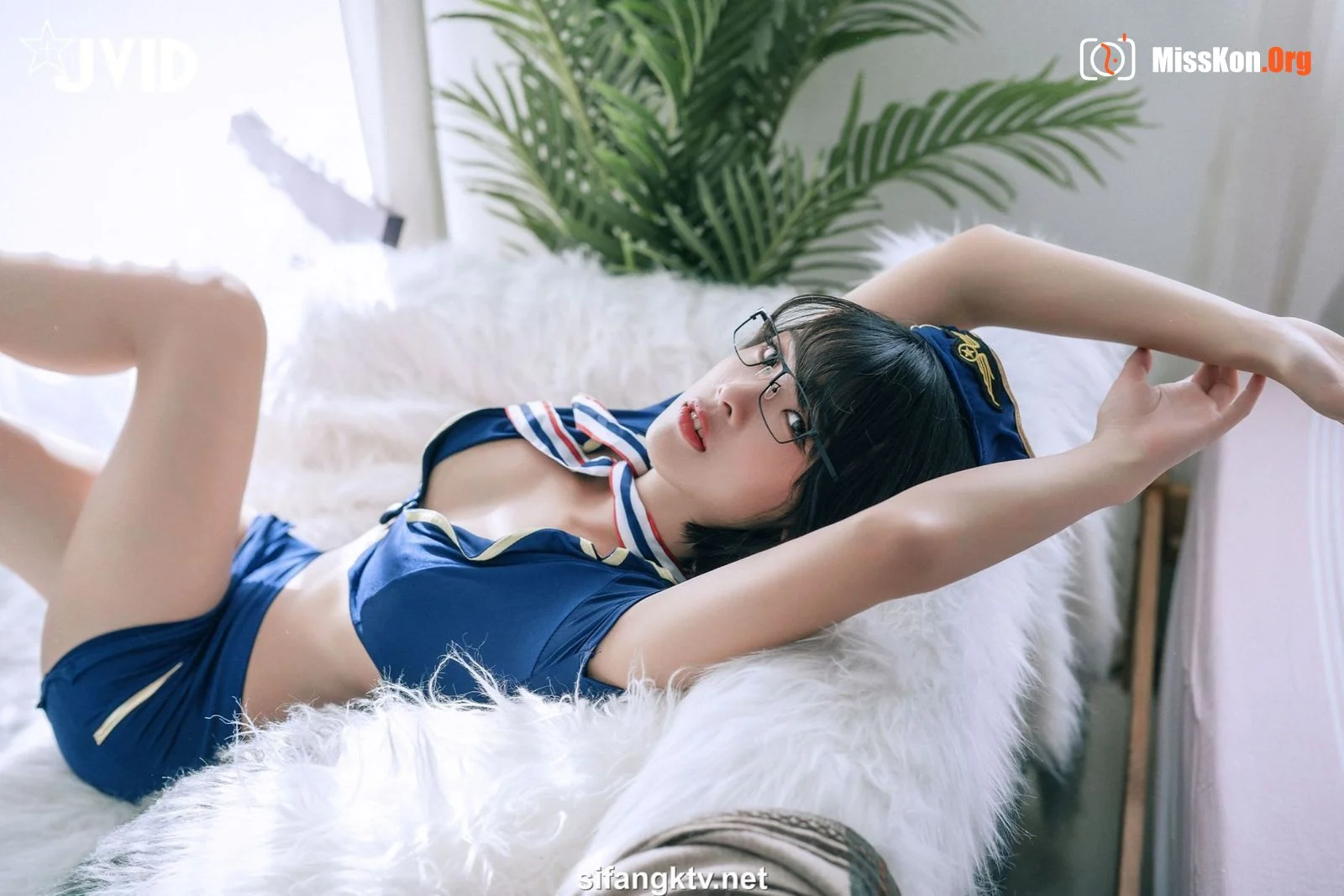 Lulumi: The Education of a Sexy and Beautiful Stewardess - Photo 17