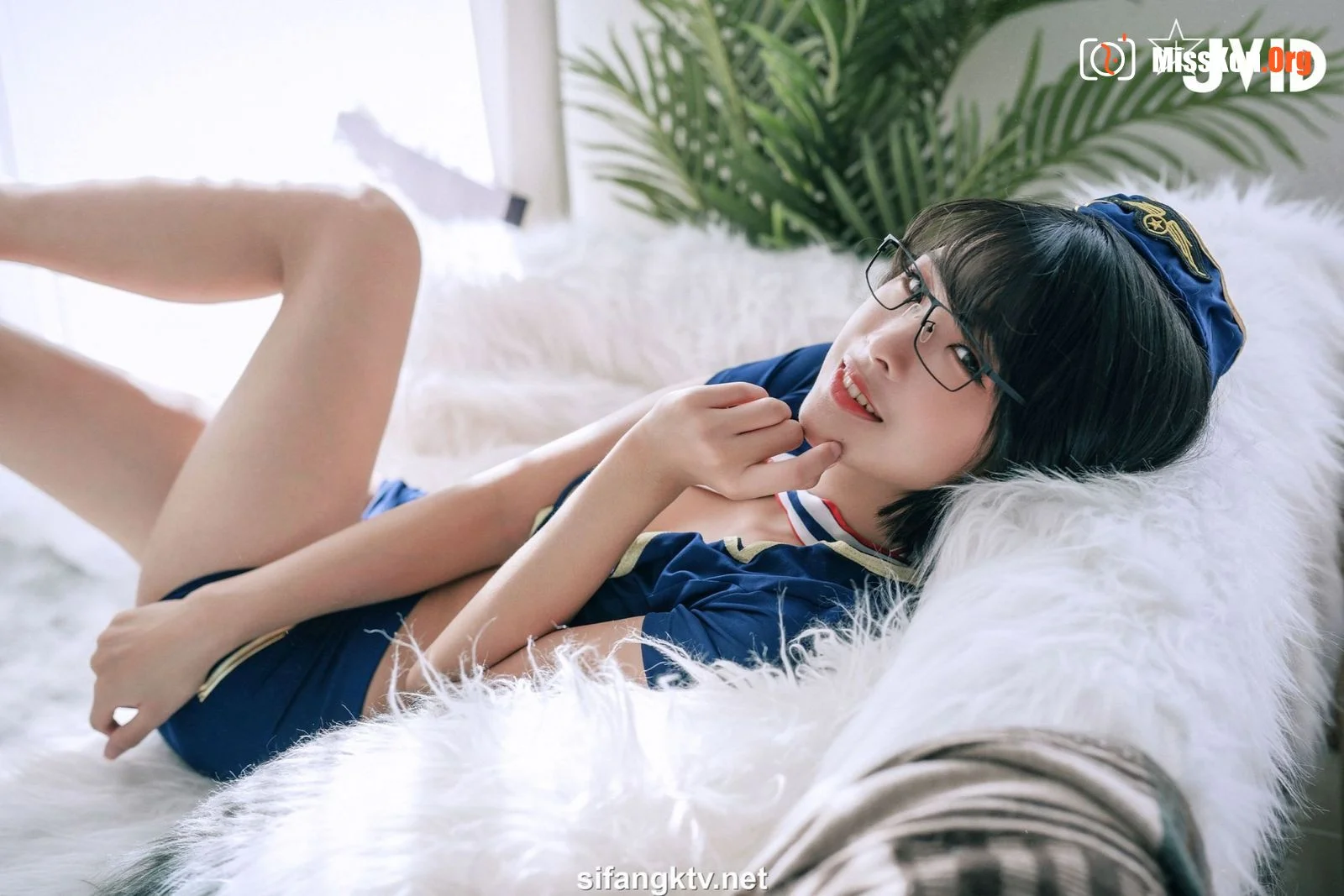 Lulumi: The Education of a Sexy and Beautiful Stewardess - Photo 18