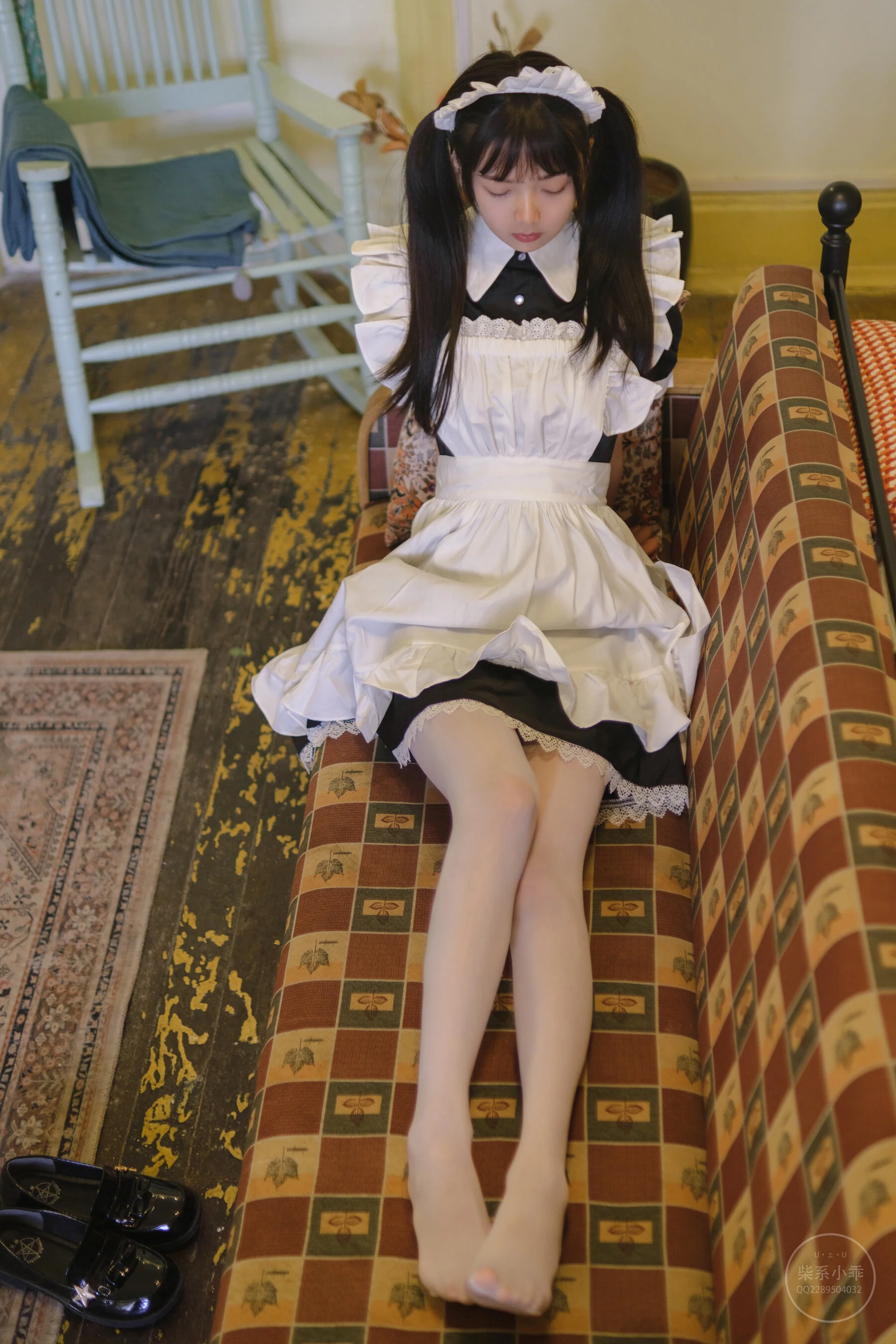 Maid (Cute Picture Book)