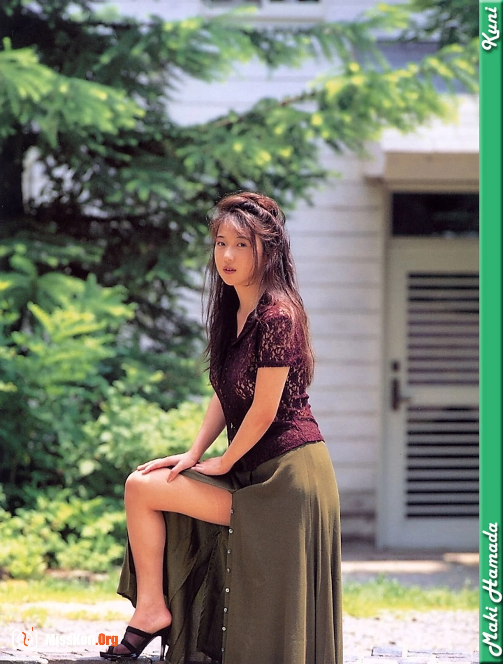 Maki Hamada - Photo 12