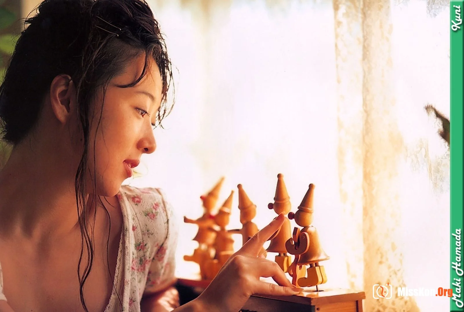 Maki Hamada - Photo 46