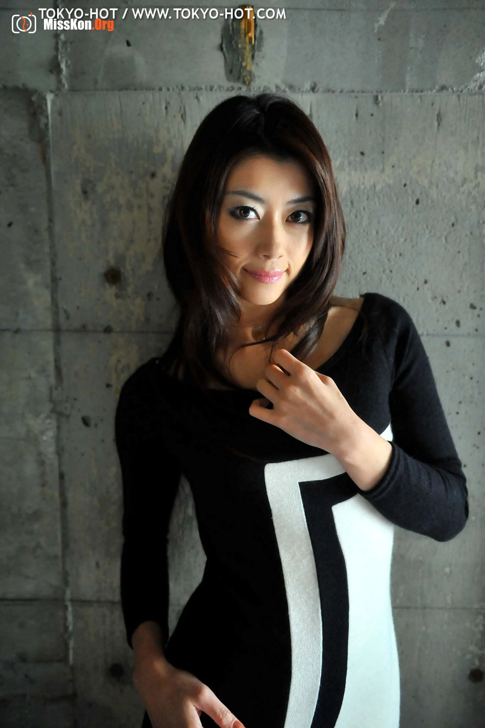 Maki Hojo (Tokyo-Hot e444) - Photo 3