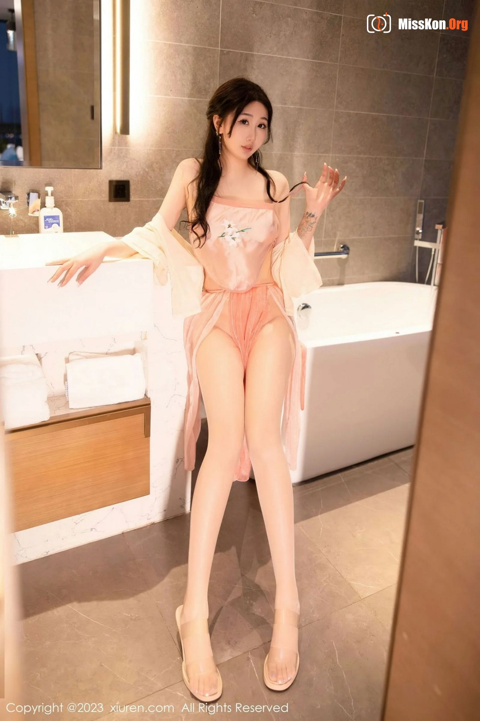 Makoto Jiang - Photo 13