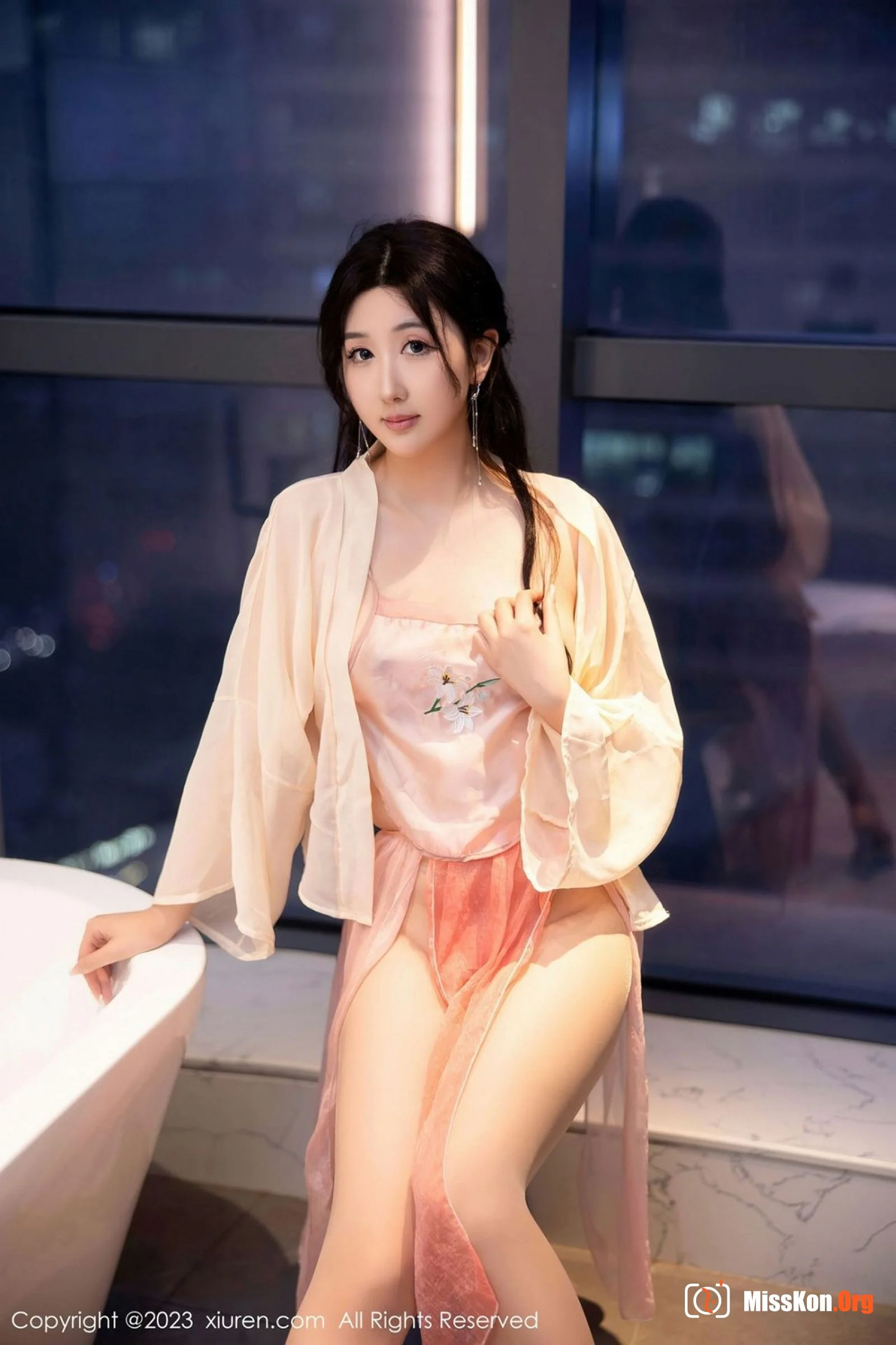 Makoto Jiang - Photo 3