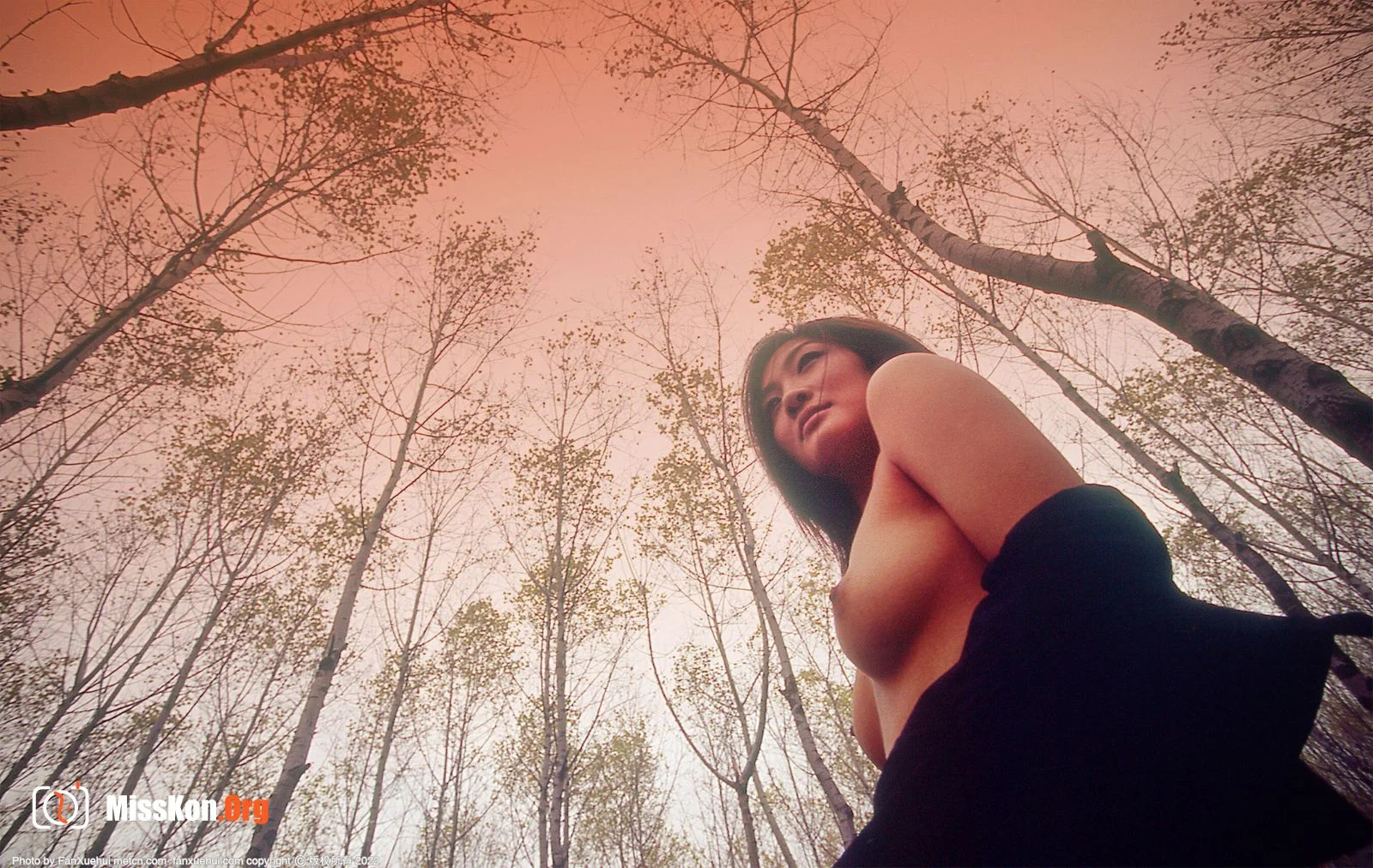 Mao Ming: Woman among autumn leaves (2022-06-12) - Photo 10