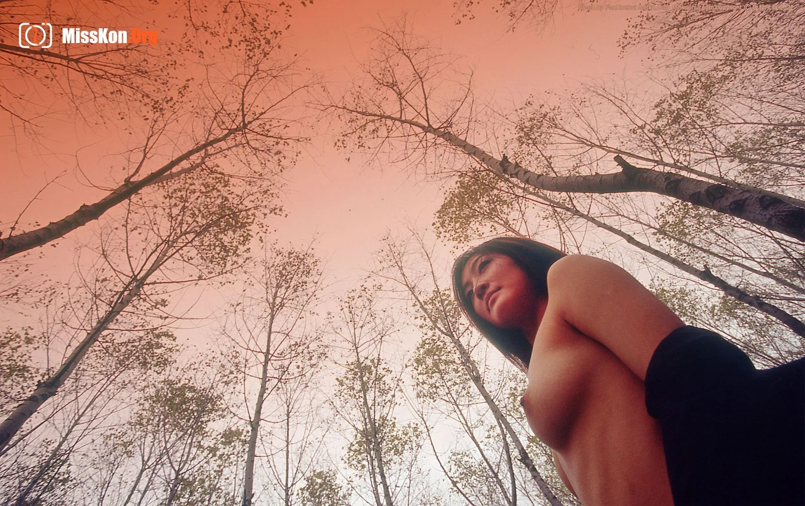 Mao Ming: Woman among autumn leaves (2022-06-12) - Photo 8