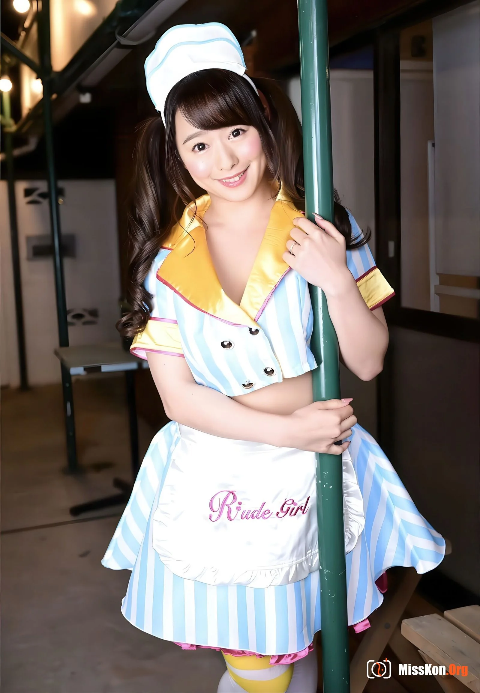 Marina Shiraishi: Milk Marina Set.03 - Photo 5