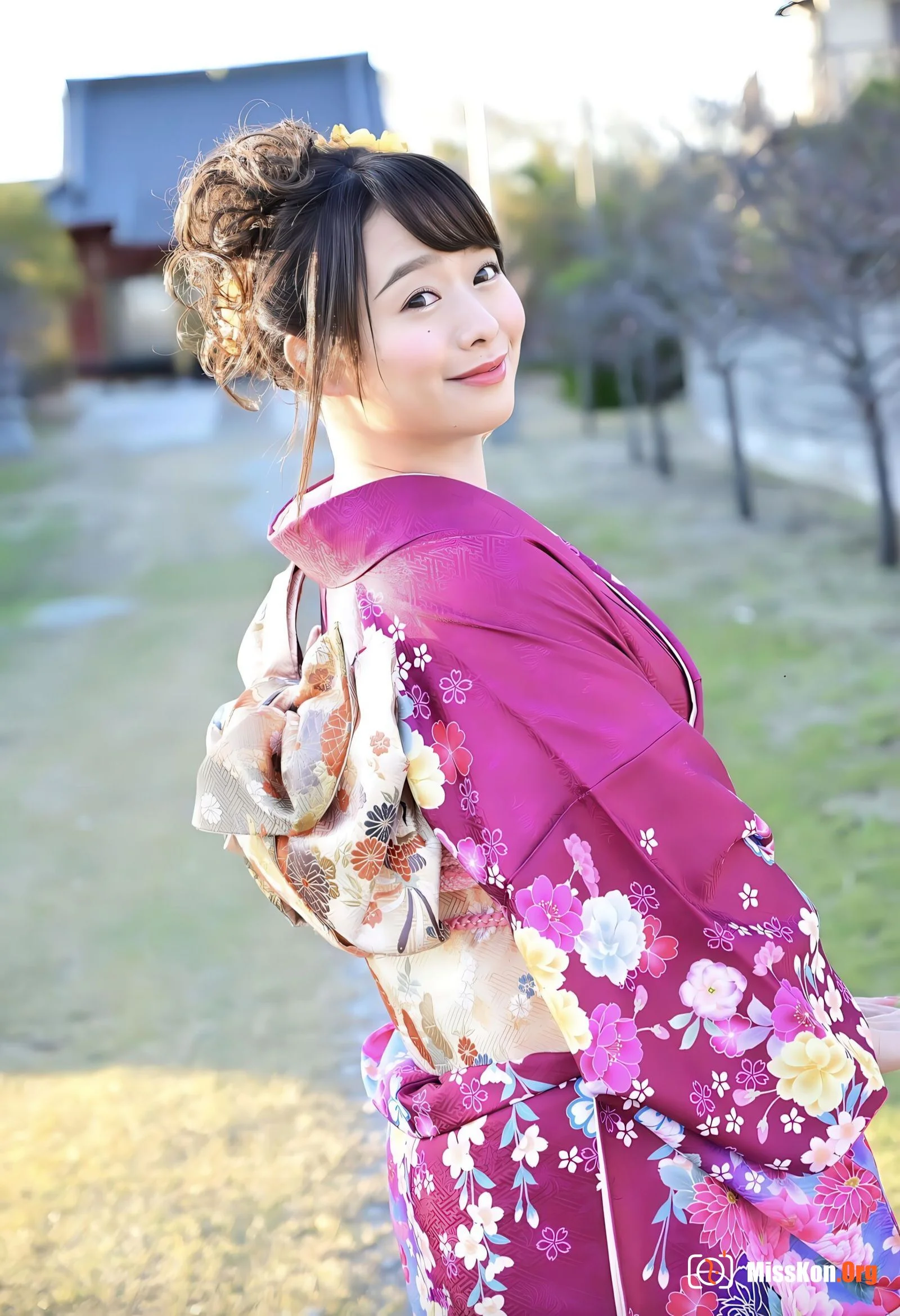 Marina Shiraishi: Milk Marina Set.04 - Photo 2