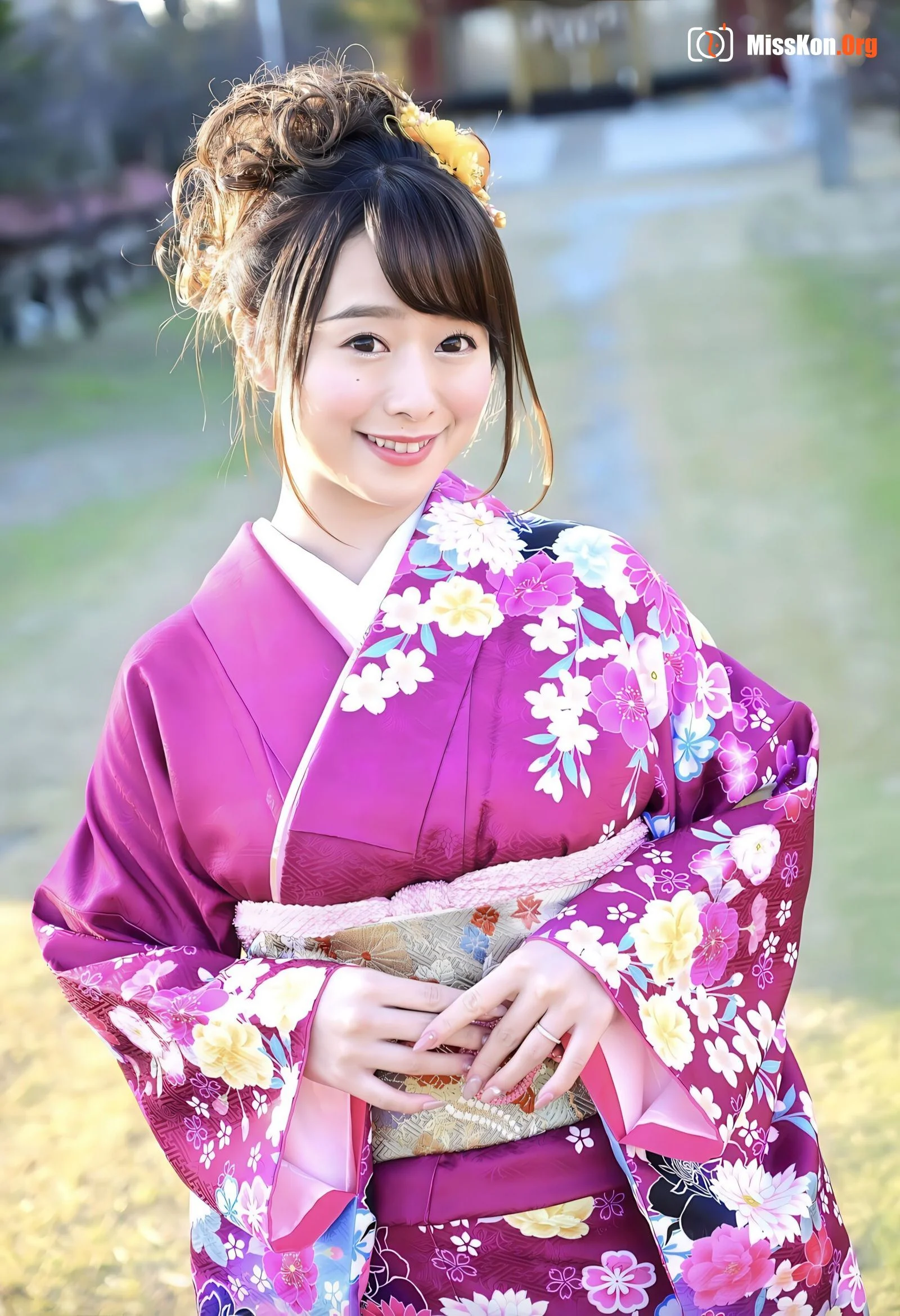 Marina Shiraishi: Milk Marina Set.04 - Photo 3