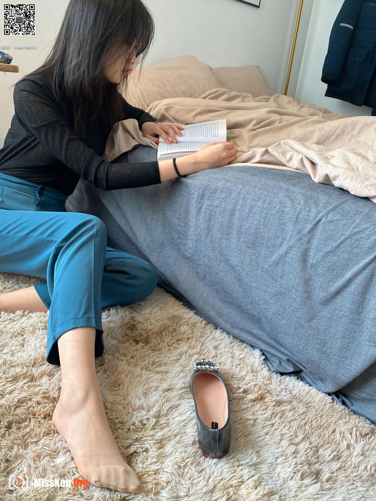 Mei Han: Play with feet - Photo 13