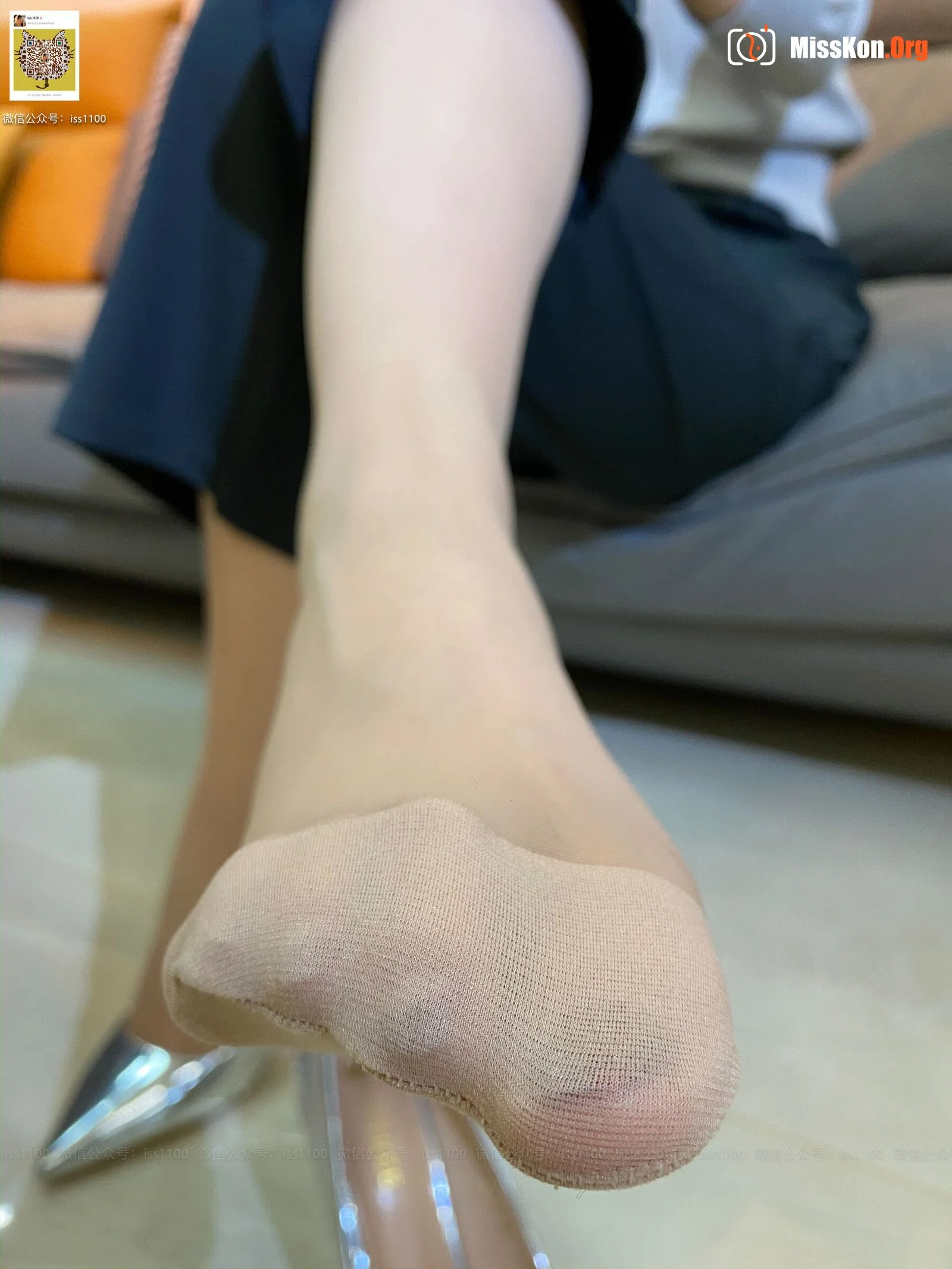 Mei Han "Silk in Pants" - Photo 14