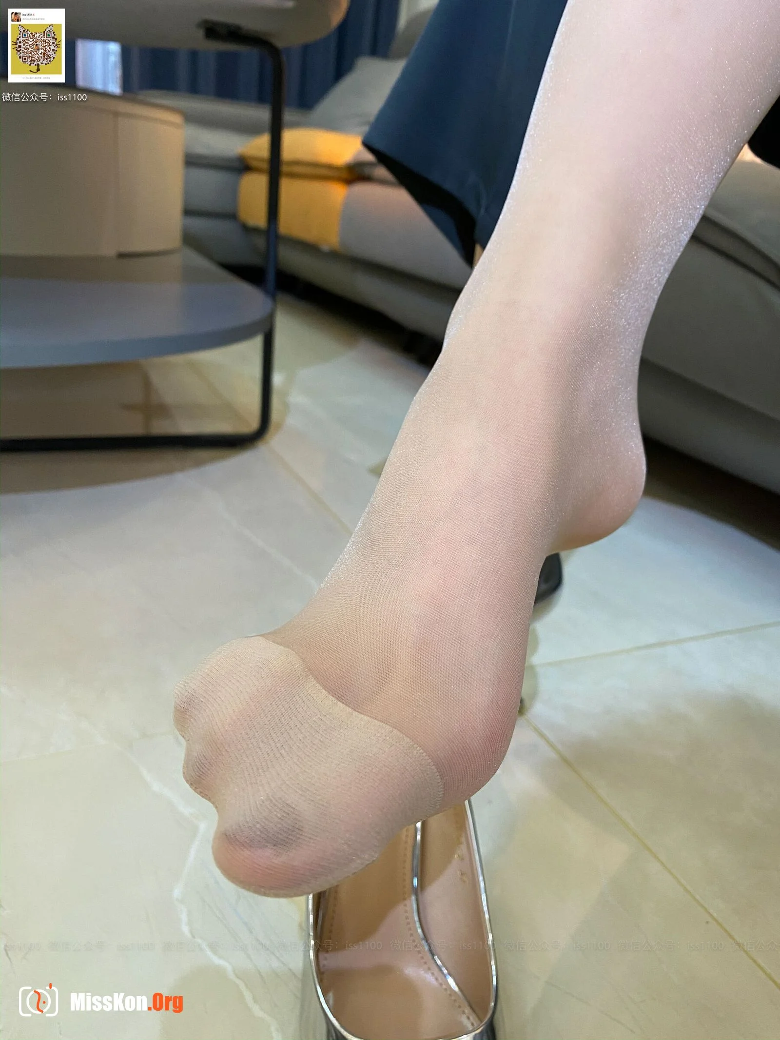 Mei Han "Silk in Pants" - Photo 9