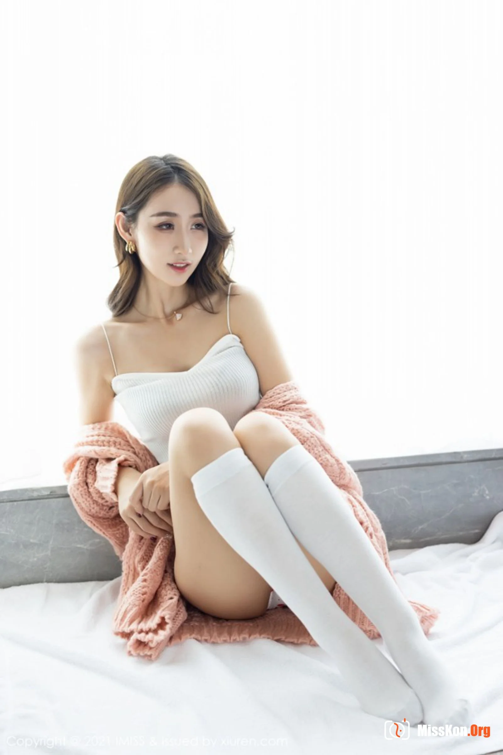 Mengbai Jiang - Photo 2