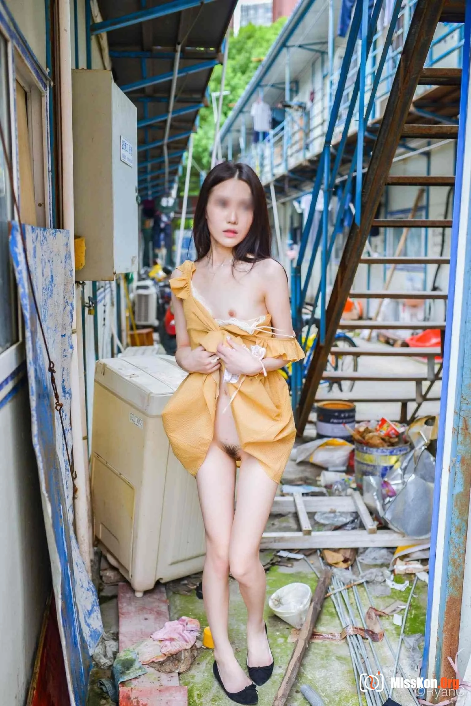 Menglan Jiang: Outdoor Exposure Compilation - Photo 2