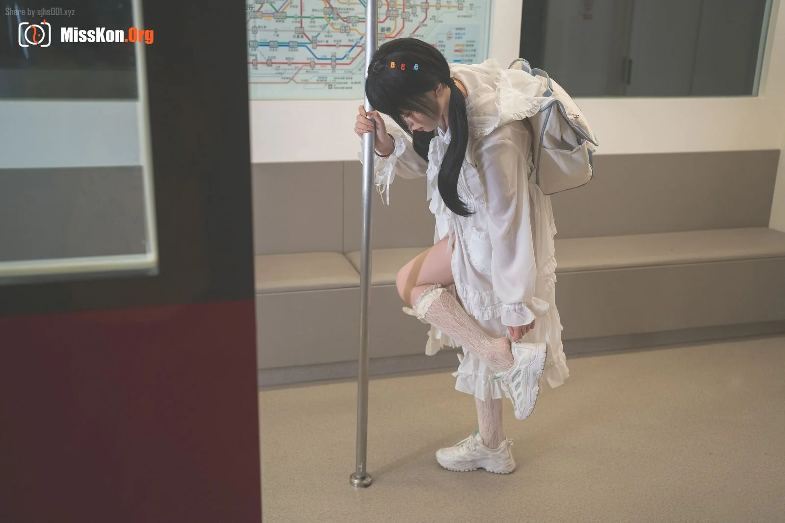 Meow Xiaoji: Late night subway - Photo 15