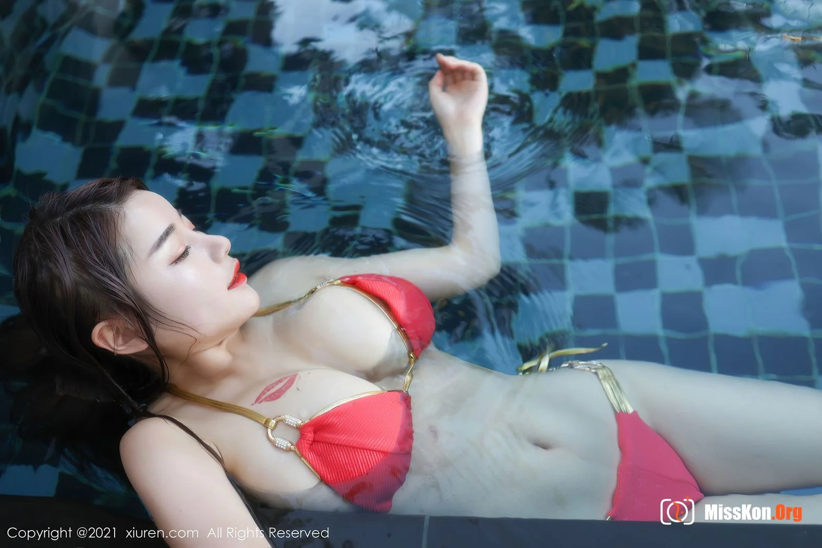 Mia - Photo 24