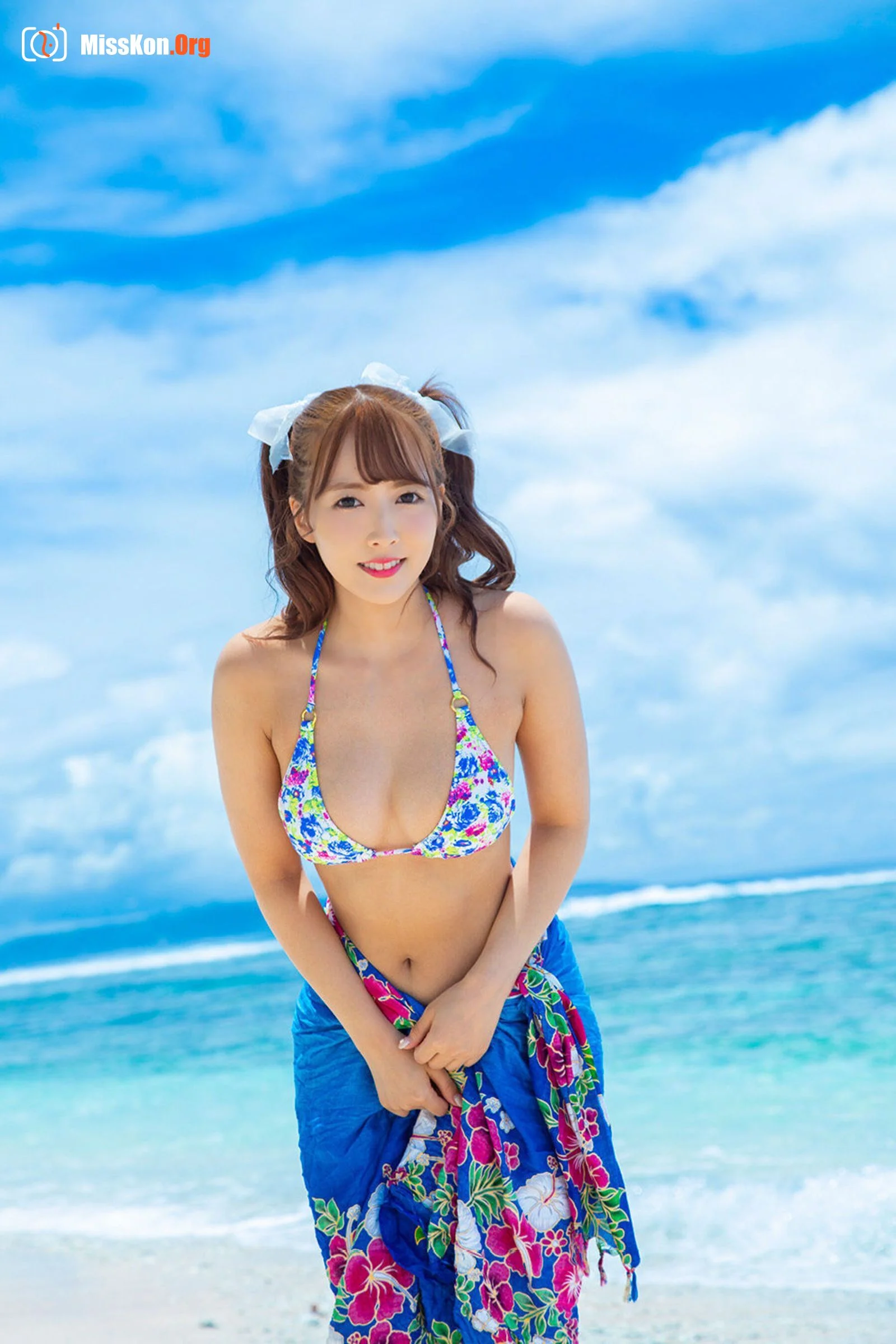 Mikami Yua: RINGERIE Book 22 - Photo 17