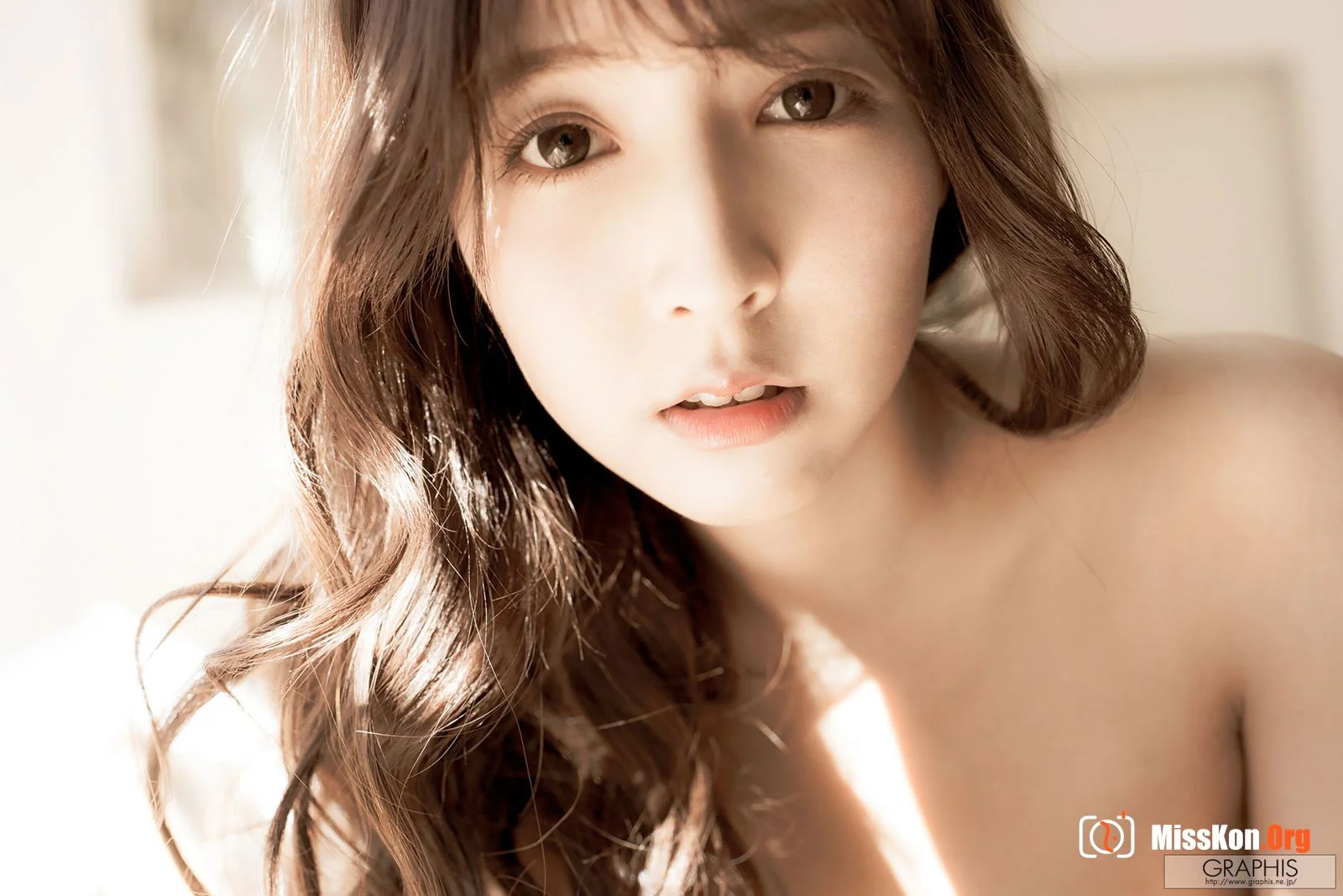 Mikami Yua (Vol. 2019.04) - Photo 2