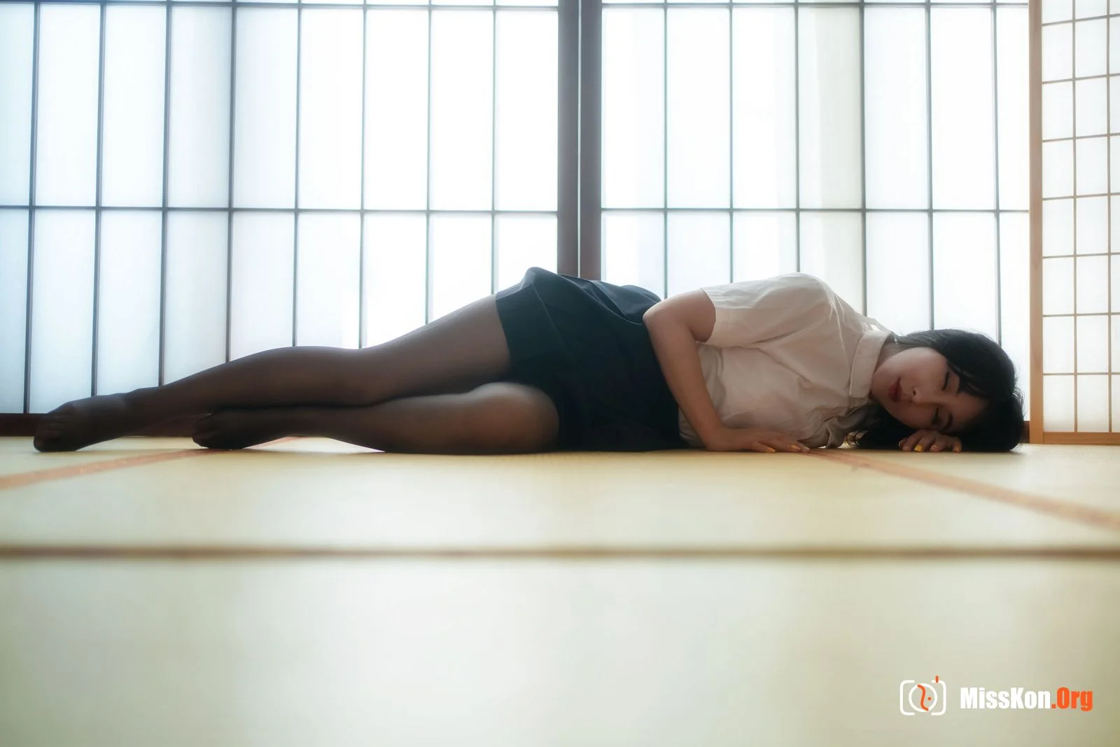 Milk peach: Black silk school girl - Photo 2