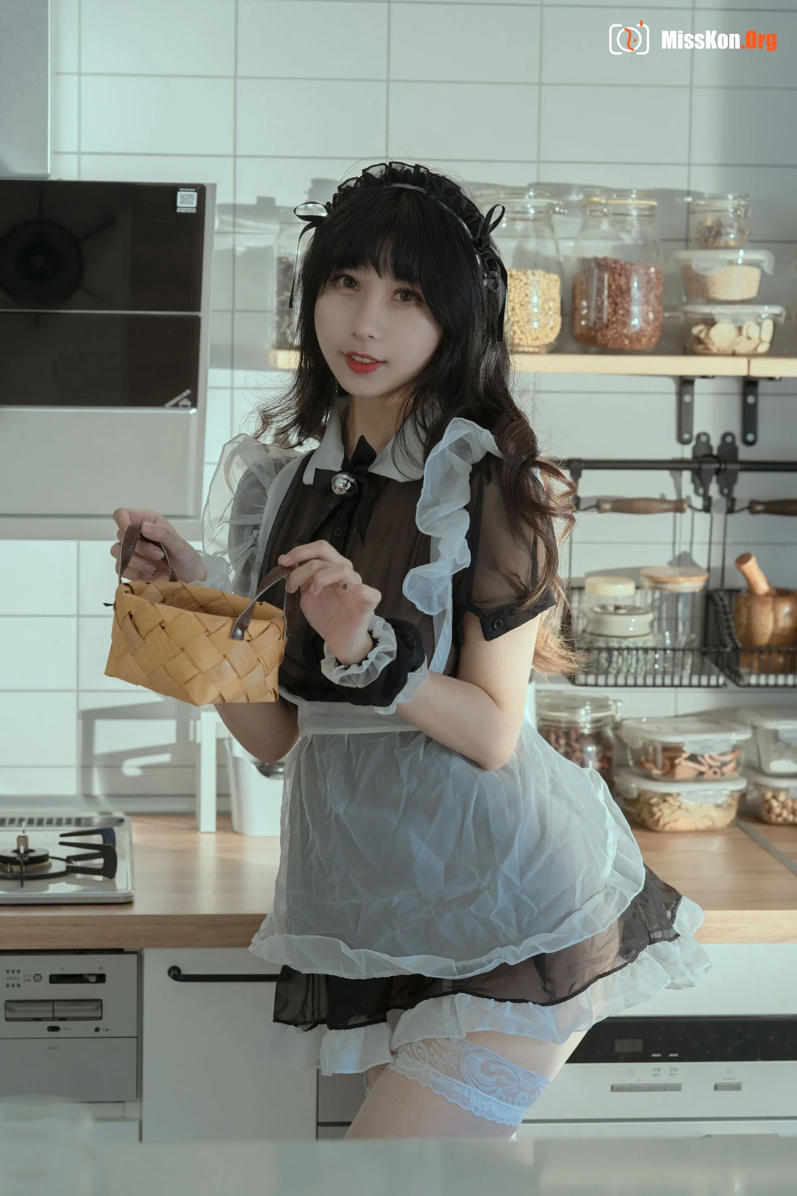 Milk peach: Maid - Photo 2