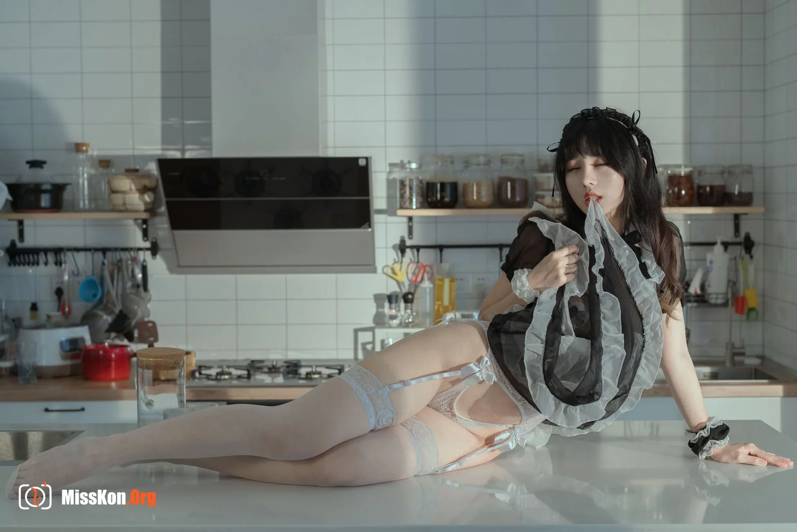 Milk peach: Maid - Photo 7