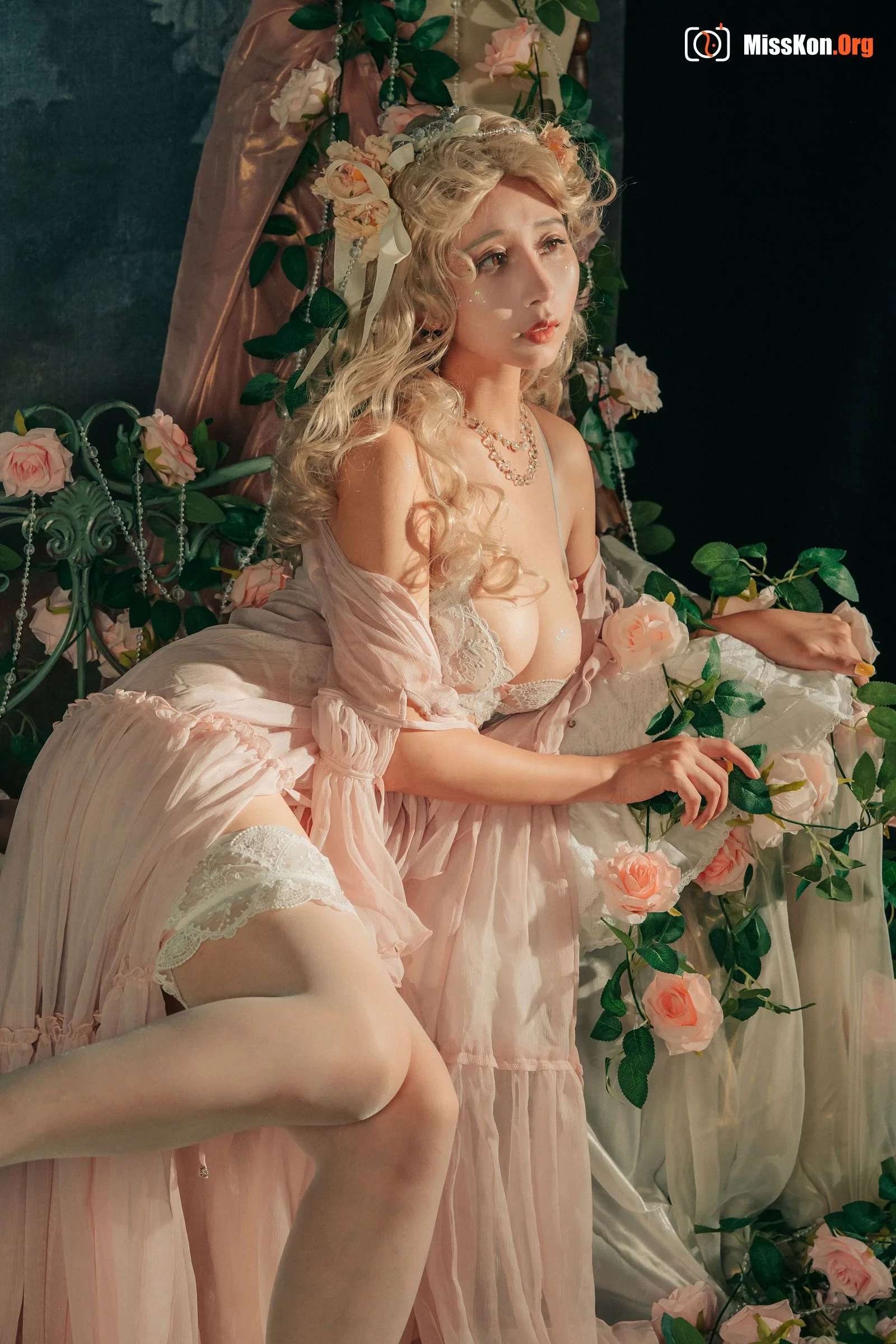 Milk peach: Oil painting girl - Photo 4