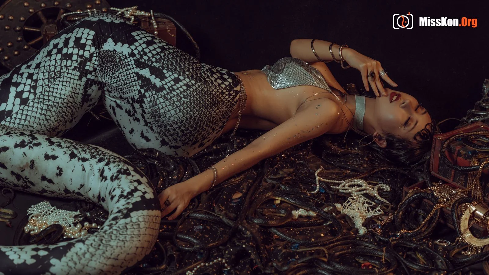 Milk peach: Serpentine - Photo 3