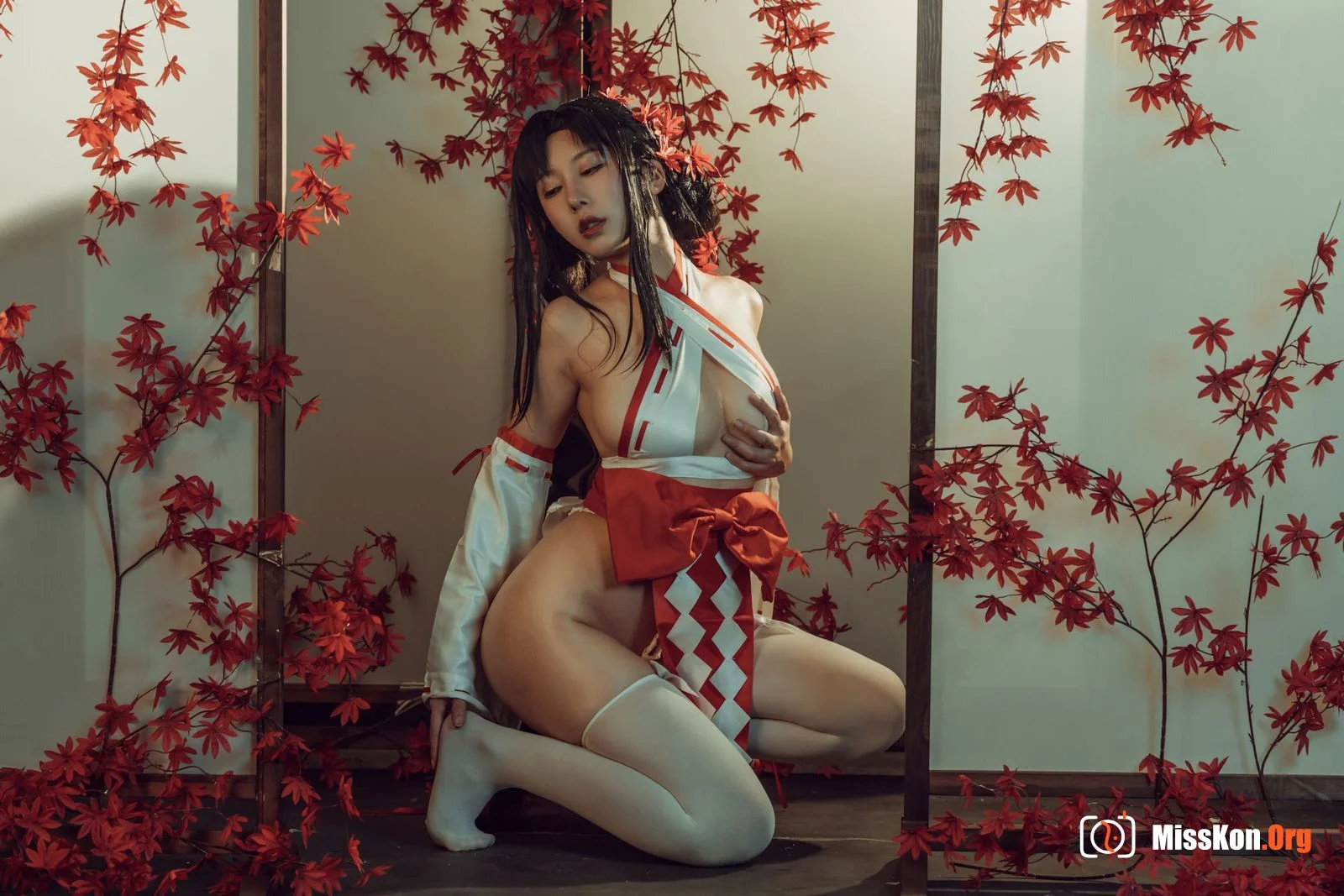 奶桃《巫女》 - 照片 9