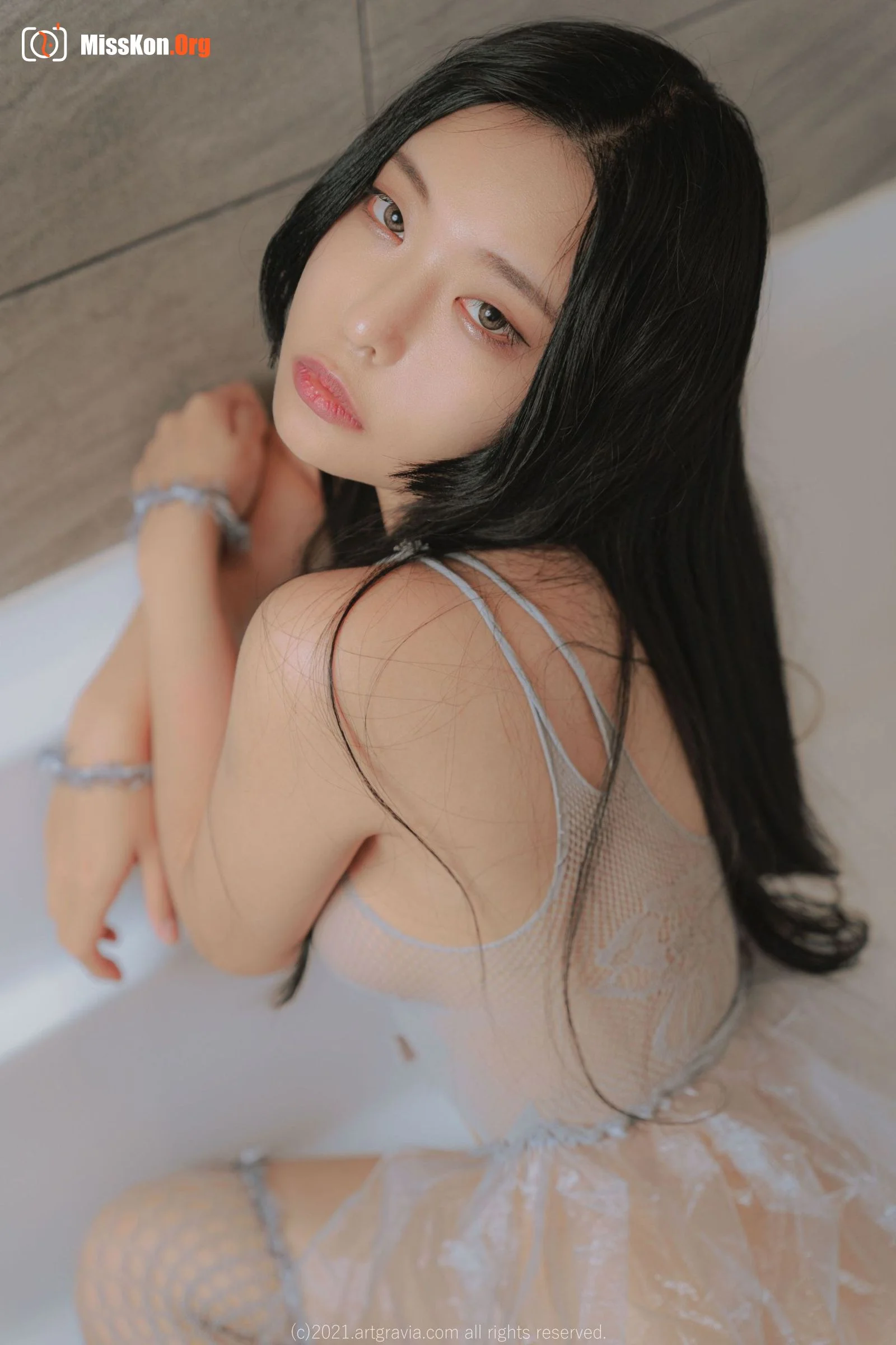 Mina - Photo 69