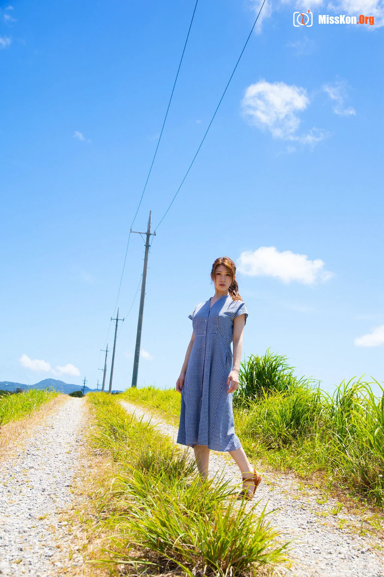 Minaho Ariga: CRAZY SUMMER - Photo 3