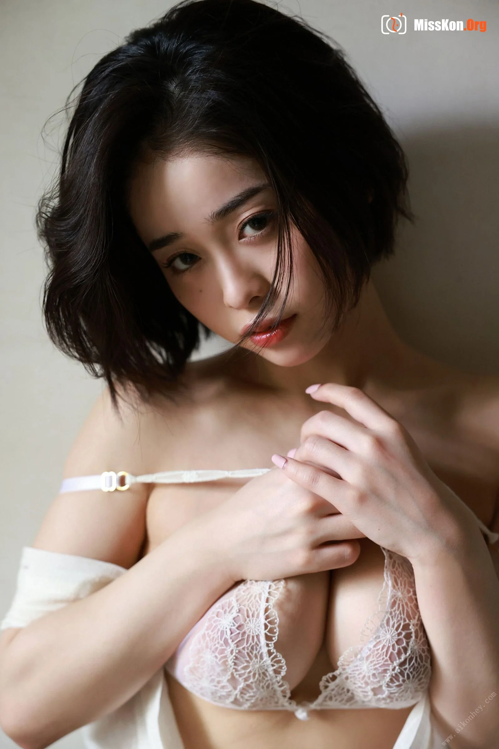 MINAMO: Glossy Waves - Photo 17